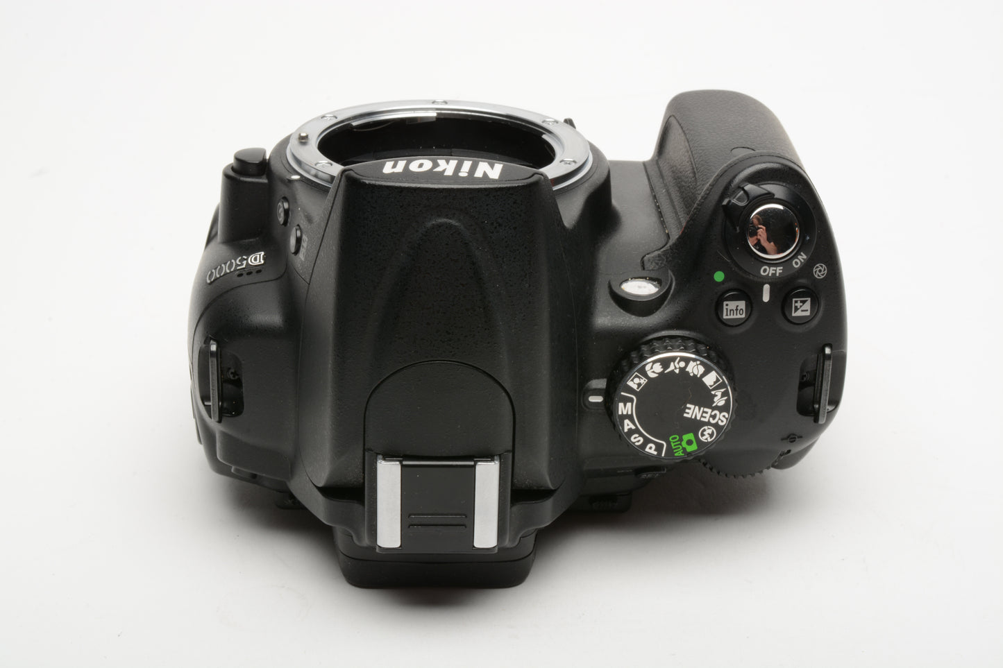 Nikon D5000 DSLR Body, Batt+charger+strap+manuals Only 33K Acts