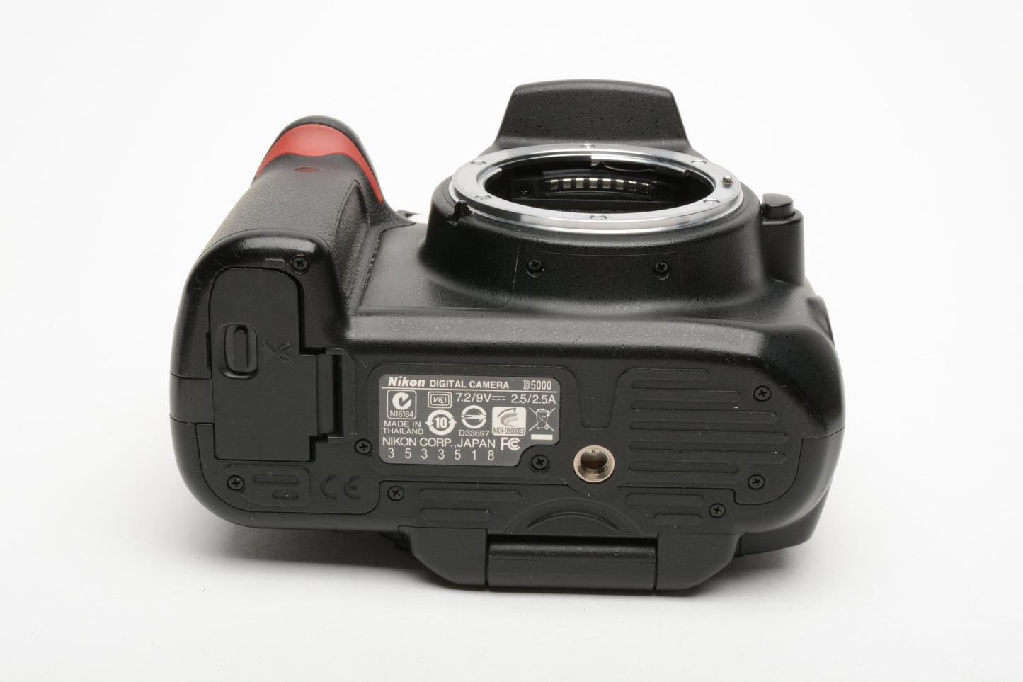 Nikon D5000 DSLR Body, Batt+charger+strap+manuals Only 33K Acts