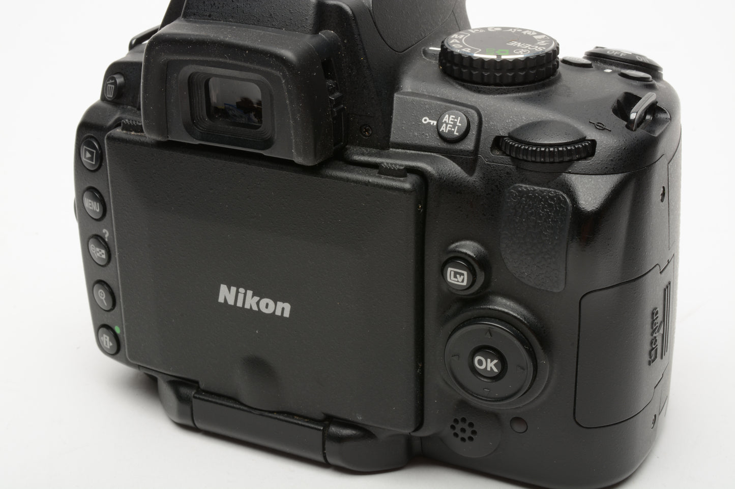 Nikon D5000 DSLR Body, Batt+charger+strap+manuals Only 33K Acts