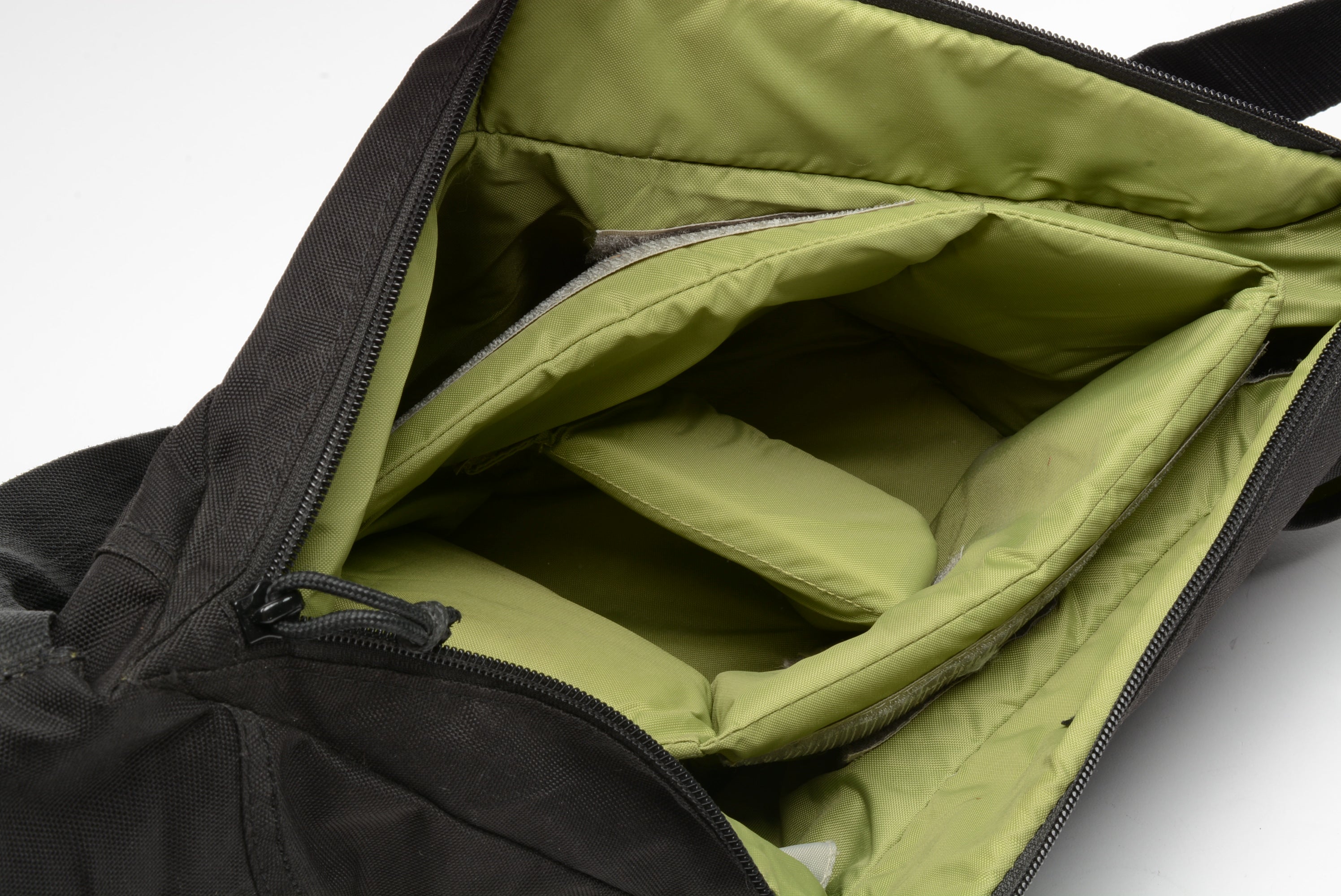 Lowepro Shoulder Bag - Passport Sling Laptop/Camera Messenger Padded Bag |  eBay