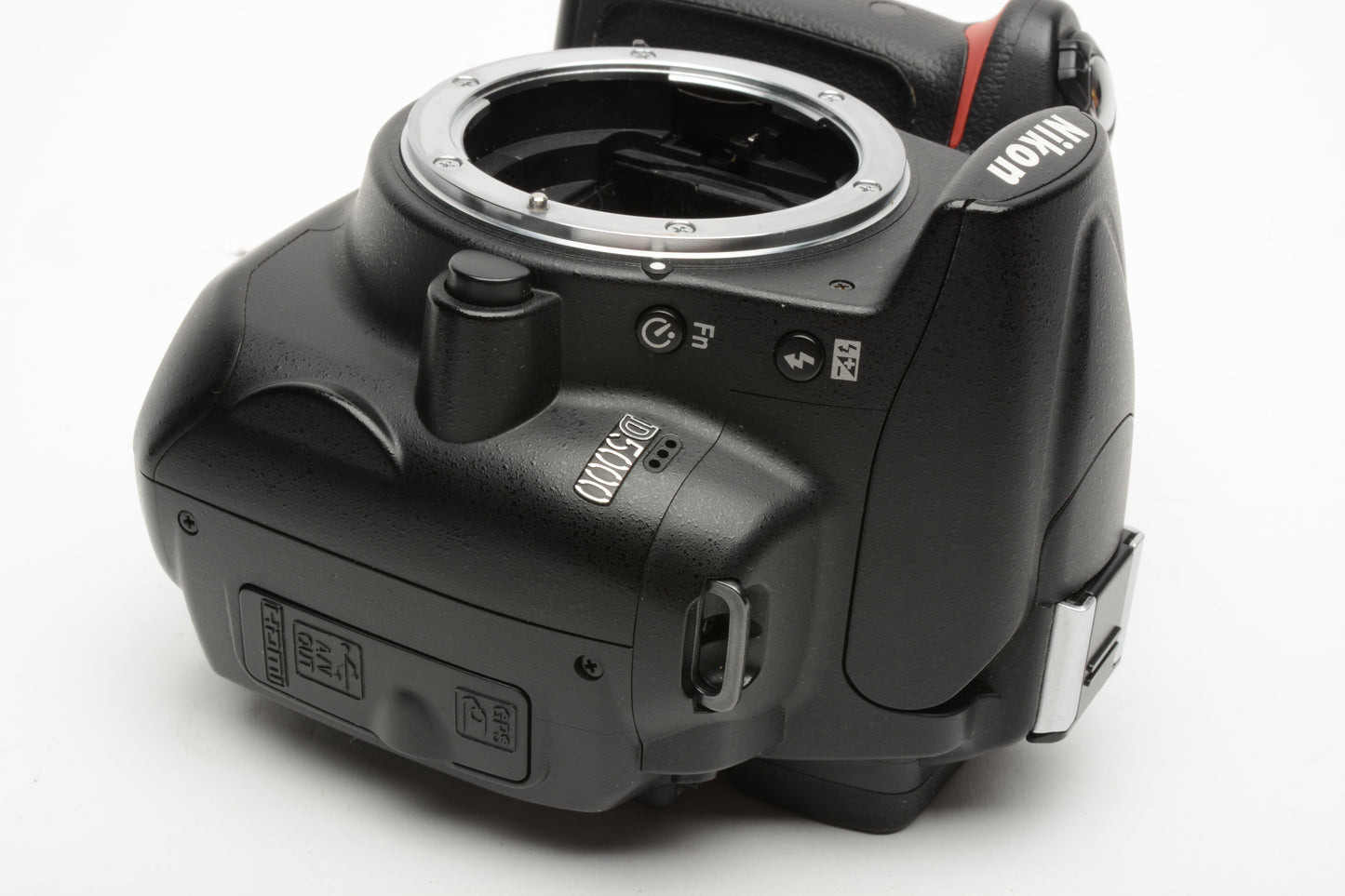 Nikon D5000 DSLR Body, Batt+charger+strap+manuals Only 33K Acts