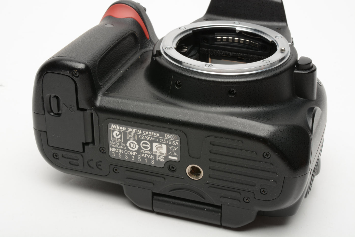 Nikon D5000 DSLR Body, Batt+charger+strap+manuals Only 33K Acts