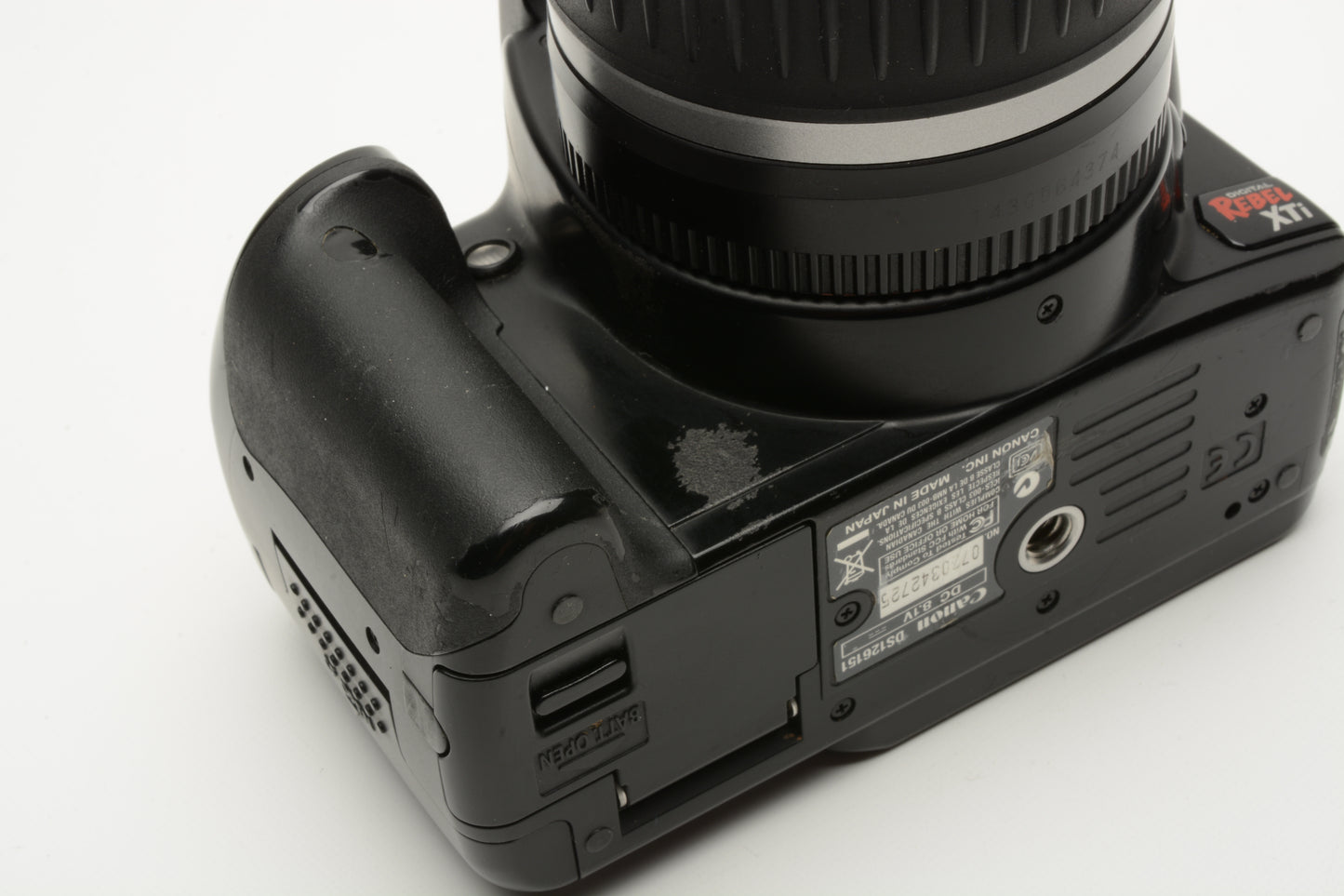 Canon Rebel XTi Black DSLR w/18-55mm f3.5-5.6 II, 2X batts, charger, manual