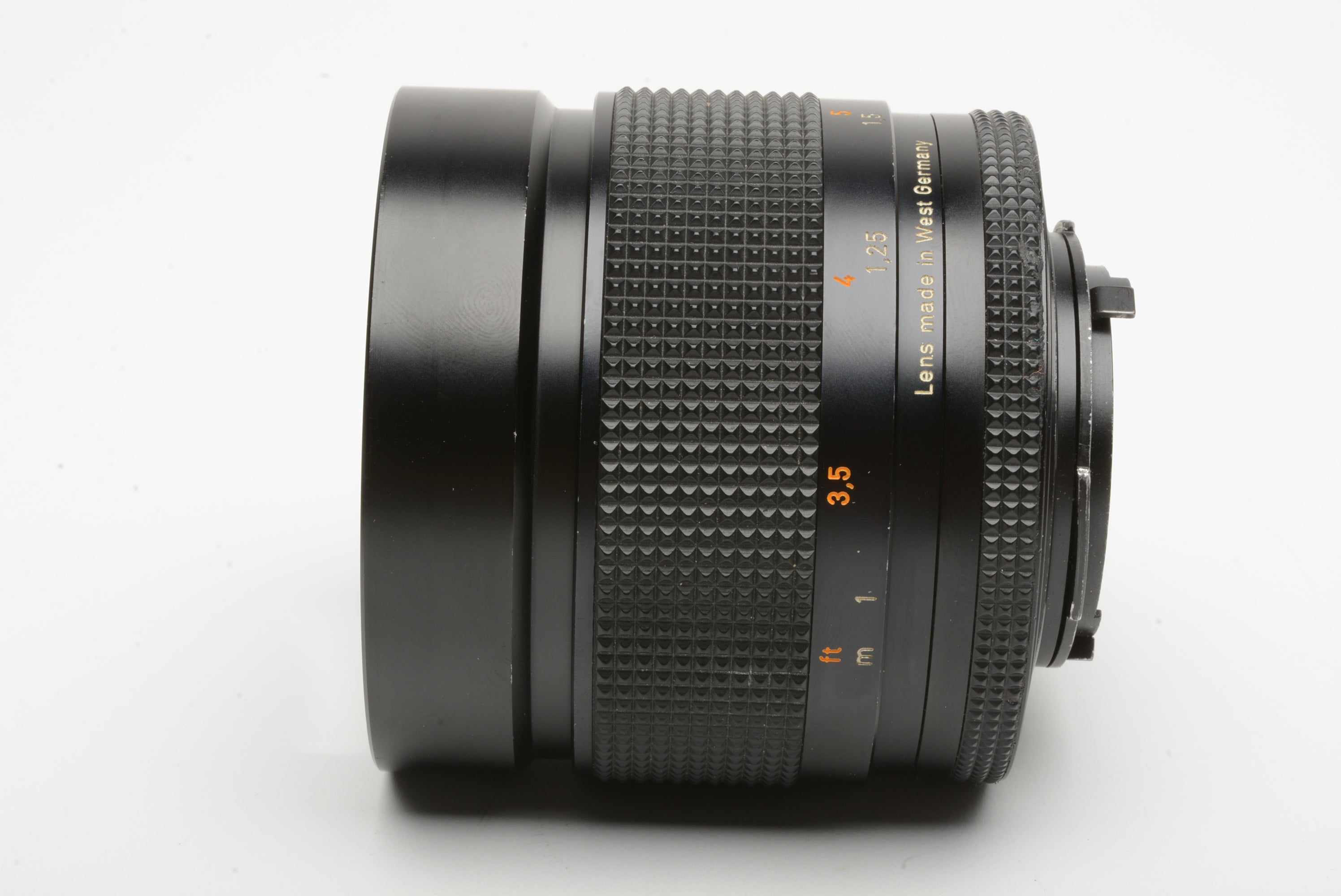 Contax Planar 85mm f1.4 AEG T* lens for Contax/Yashica mount, caps