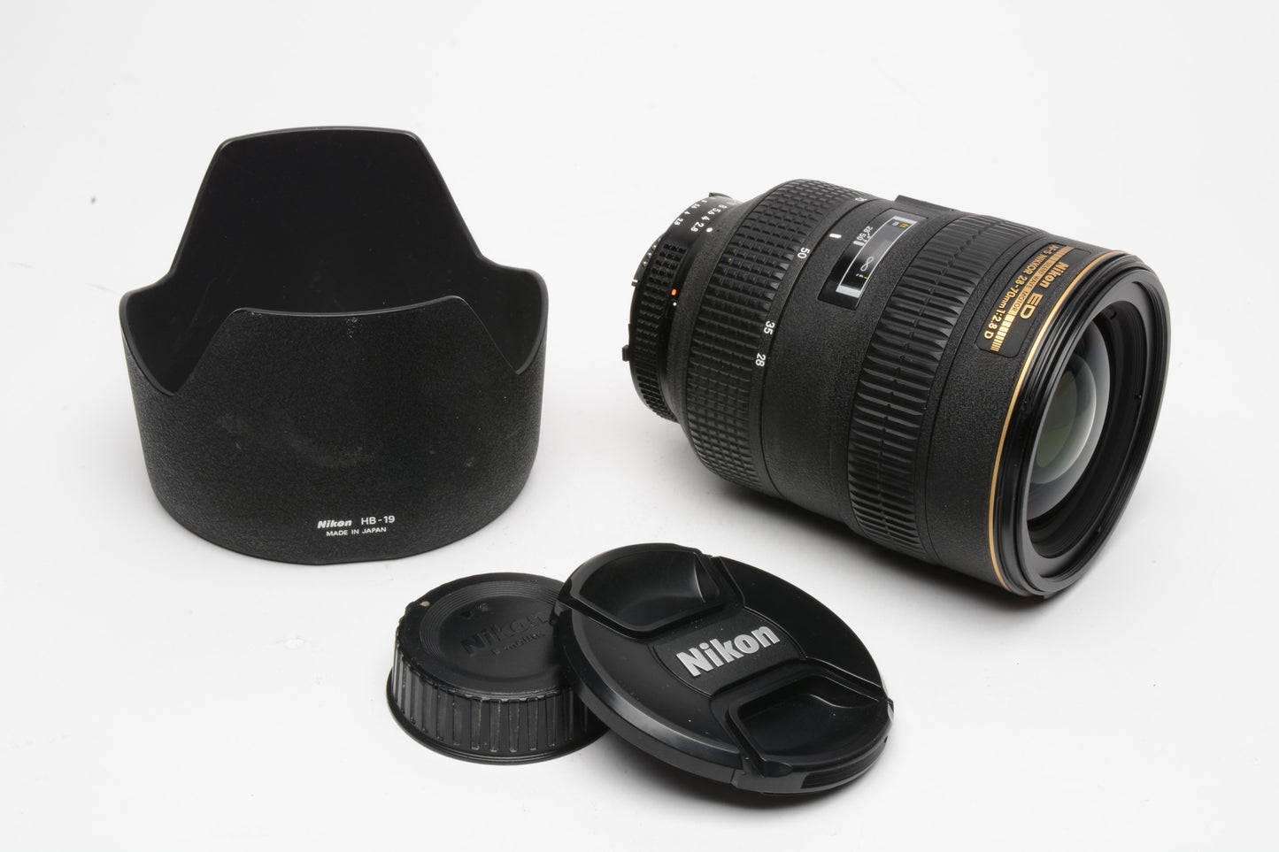 Nikon AF-S zoom Nikkor 28-70mm f2.8D IF ED SWM zoom lens, Sharp!