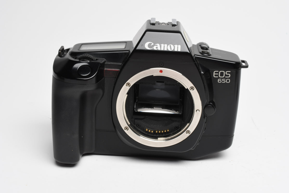 Canon EOS 650 35mm SLR Body, tested, very clean, Great! w/Strap