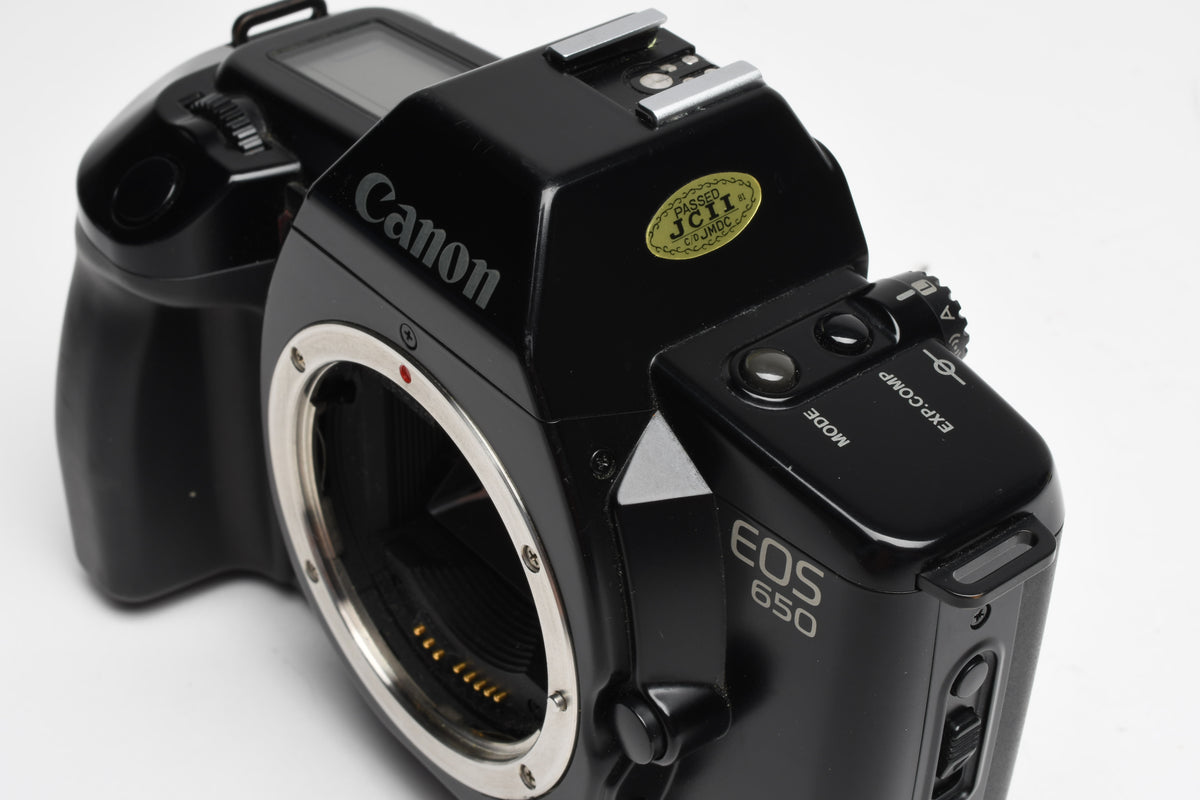 Canon EOS 650 35mm SLR Body, tested, very clean, Great! w/Strap