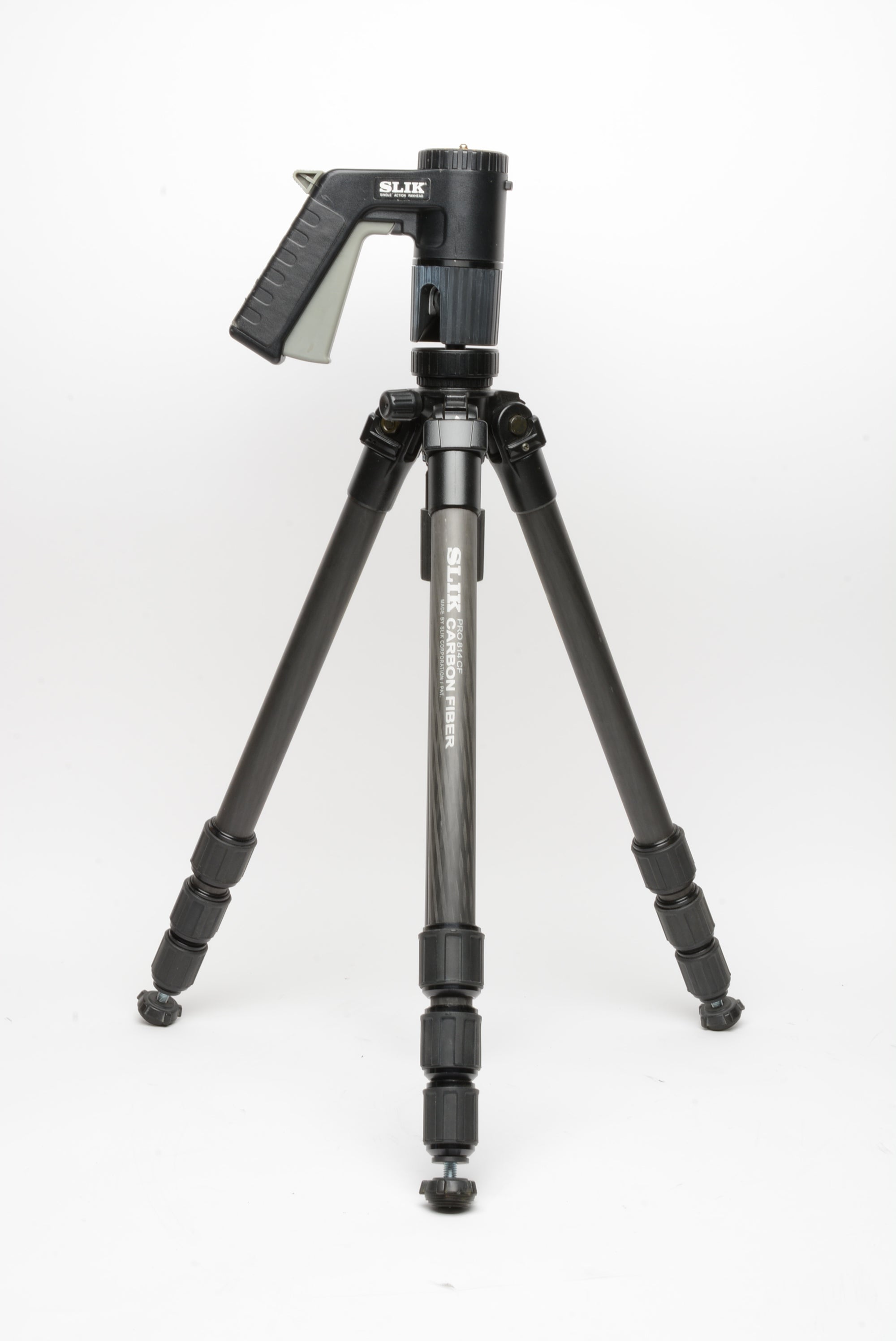 Slik Pro 814CF Carbon Fiber tripod w/Grip Action head and QR plate, nice!!