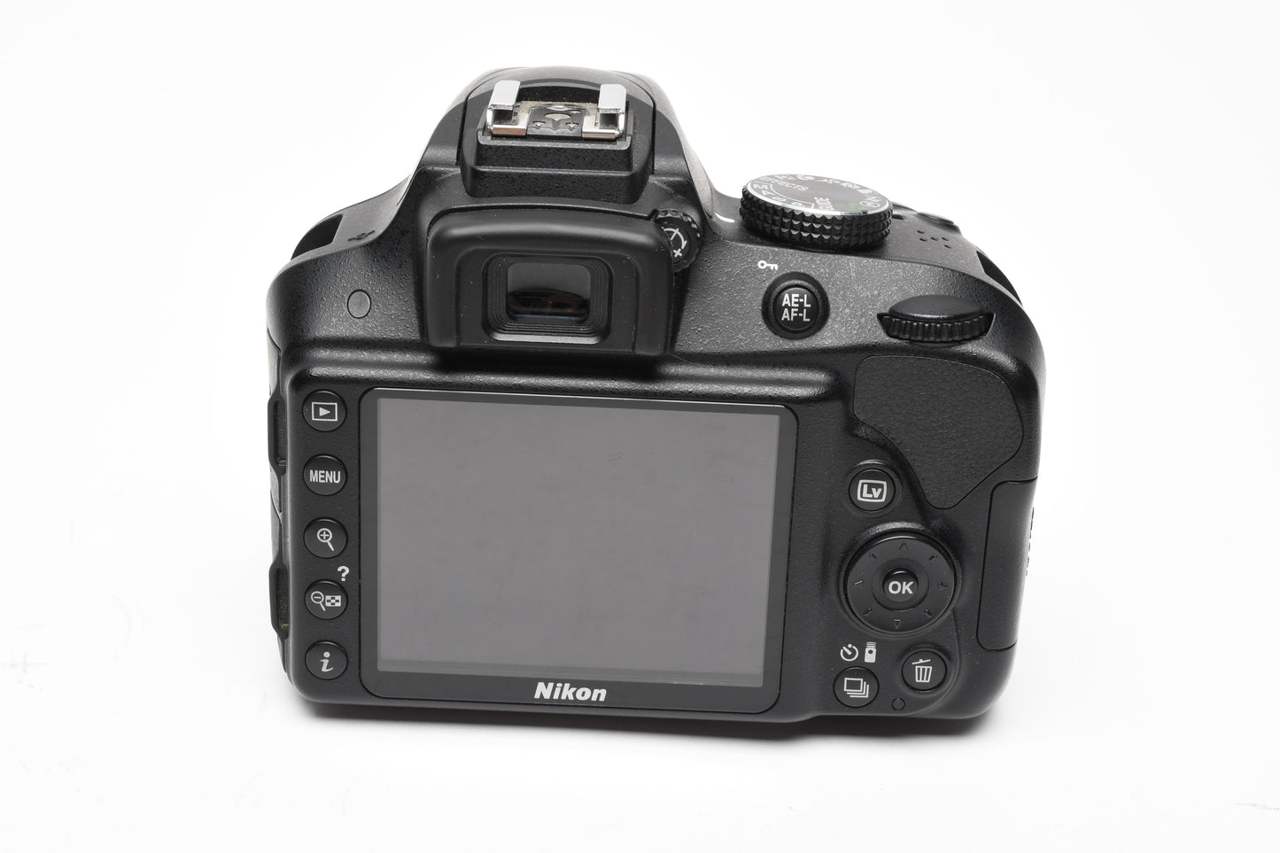 Nikon D3300 DSLR w/18-55mm zoom Batt, charger, strap, Only 3396 Acts