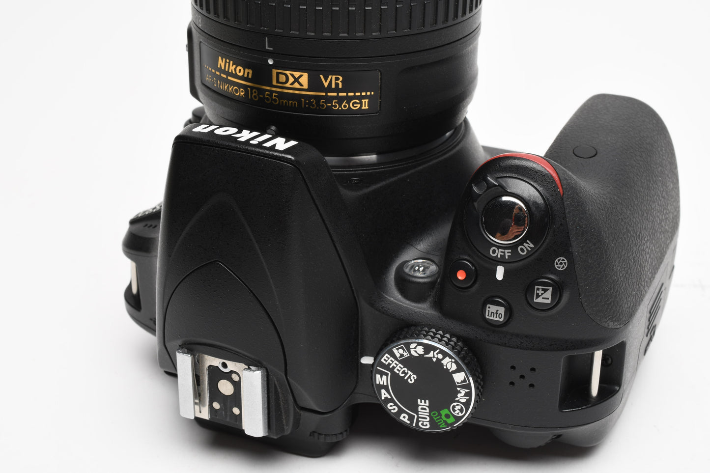 Nikon D3300 DSLR w/18-55mm zoom Batt, charger, strap, Only 3396 Acts