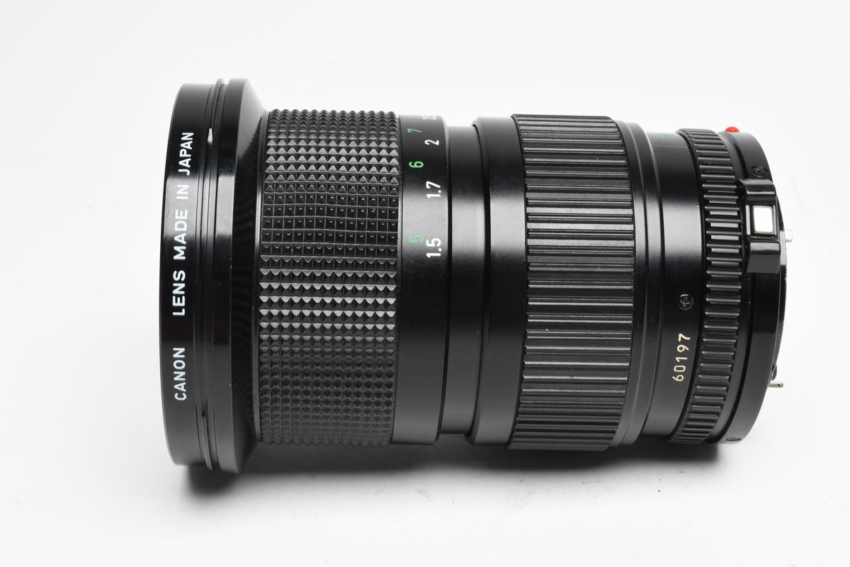 Canon FD 35-105mm f3.5 Macro zoom lens, caps, great, smooth FD Mount