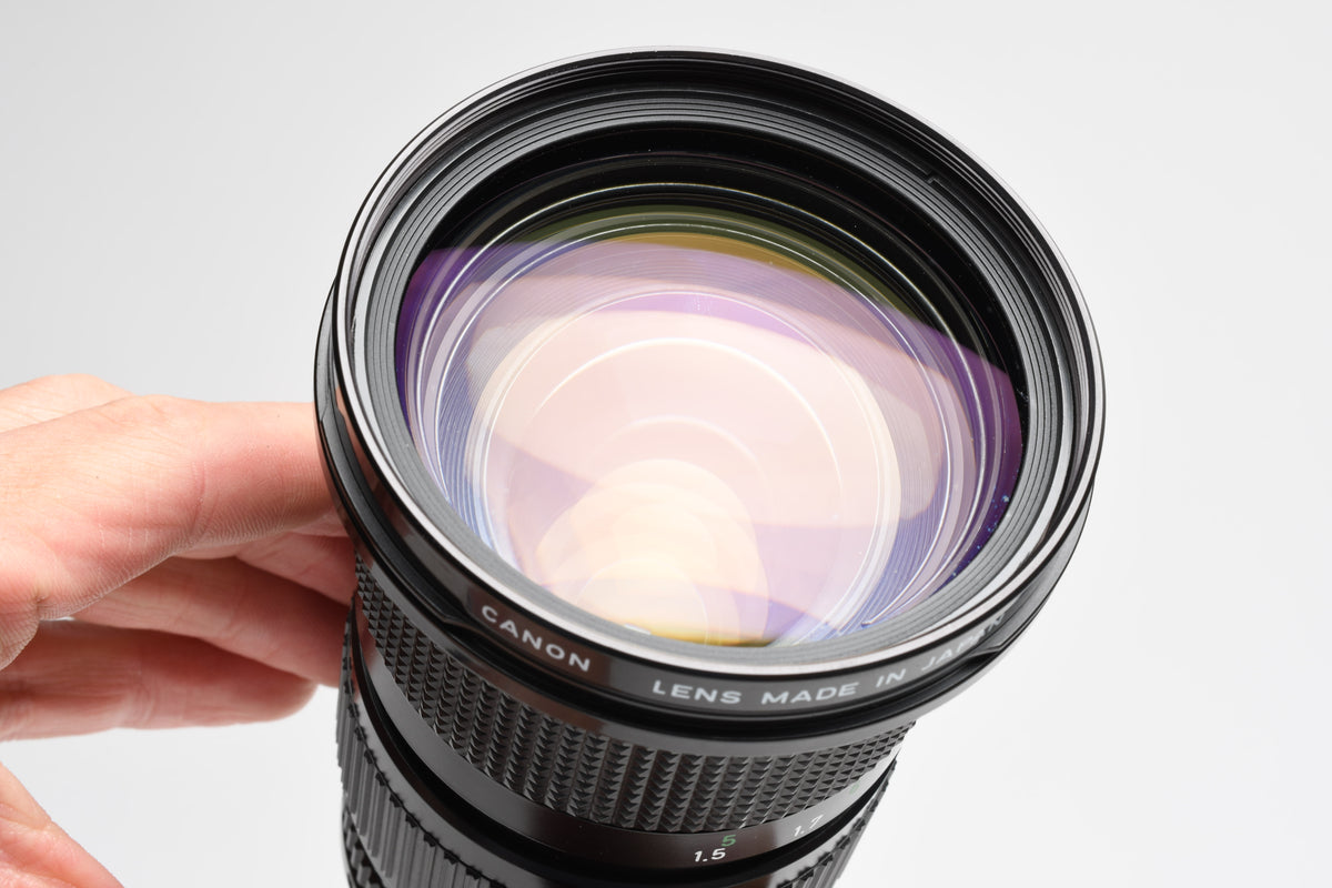 Canon FD 35-105mm f3.5 Macro zoom lens, caps, great, smooth FD Mount
