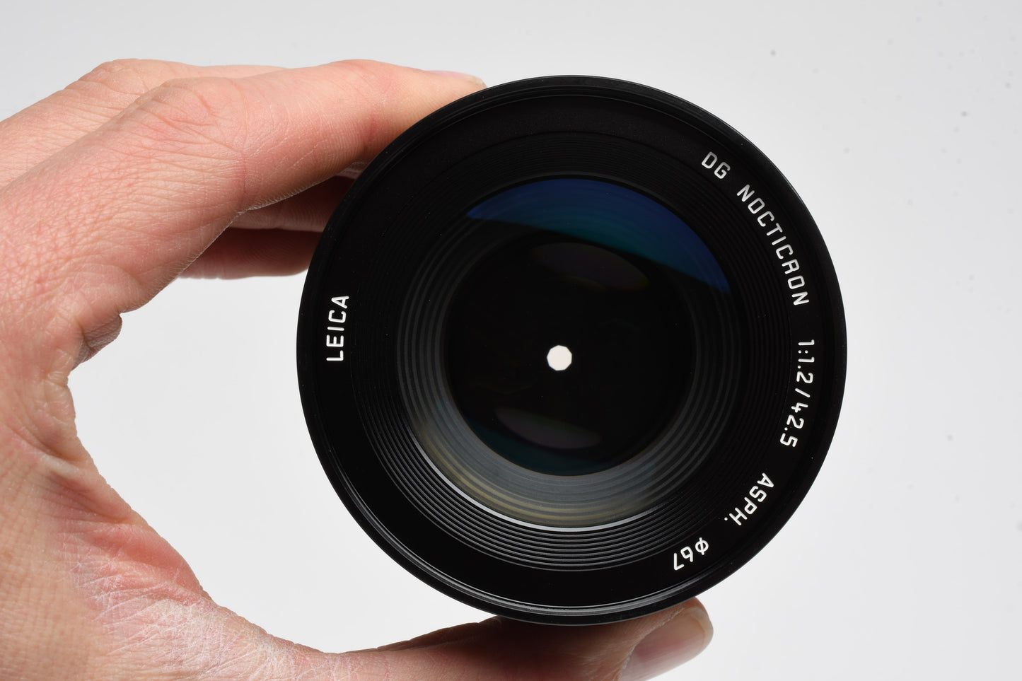 Panasonic Leica DG Nocticron 42.5mm f1.2 ASPH. POWER O.I.S., Hood, Mint- USA