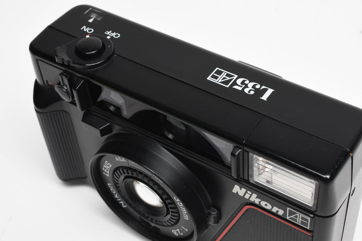 Nikon L35AF 35mm Point&Shoot camera w/35mm f2.8 lens, cap+strap, Great!
