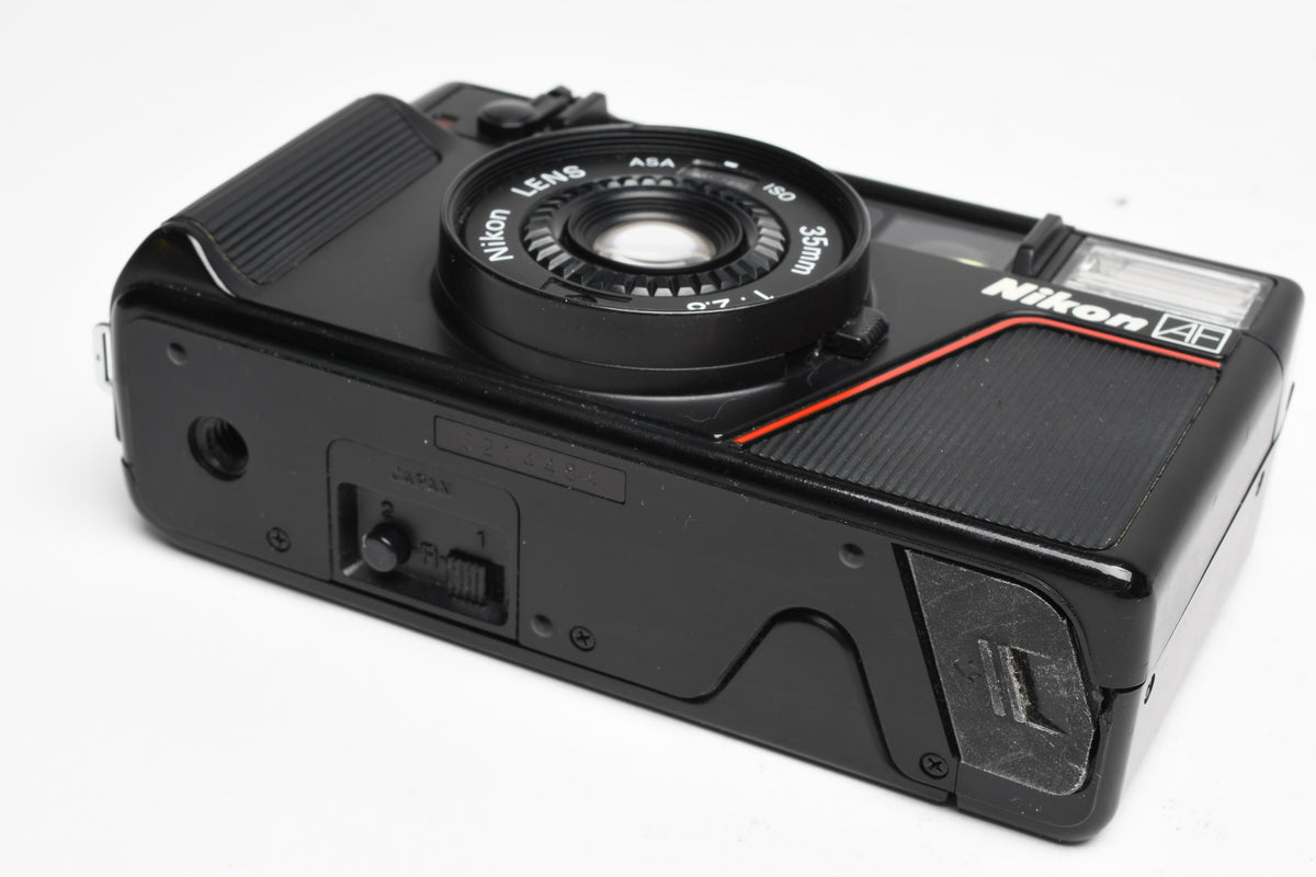 Nikon L35AF 35mm Point&Shoot camera w/35mm f2.8 lens, cap+strap, Great!