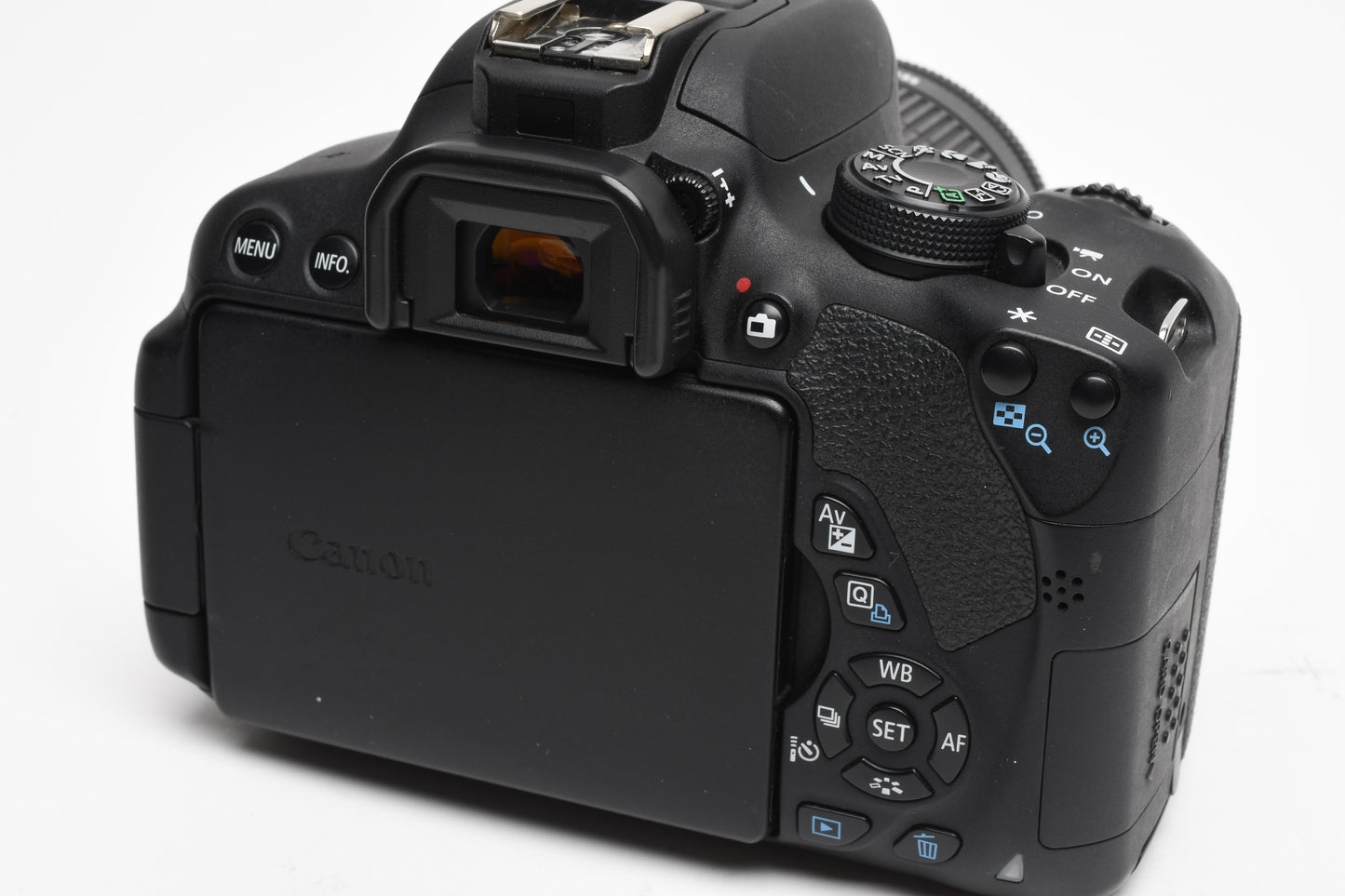 Canon EOS Rebel T5i DSLR w/18-55mm f3.5-5.6 IS STN zoom, 33K Acts