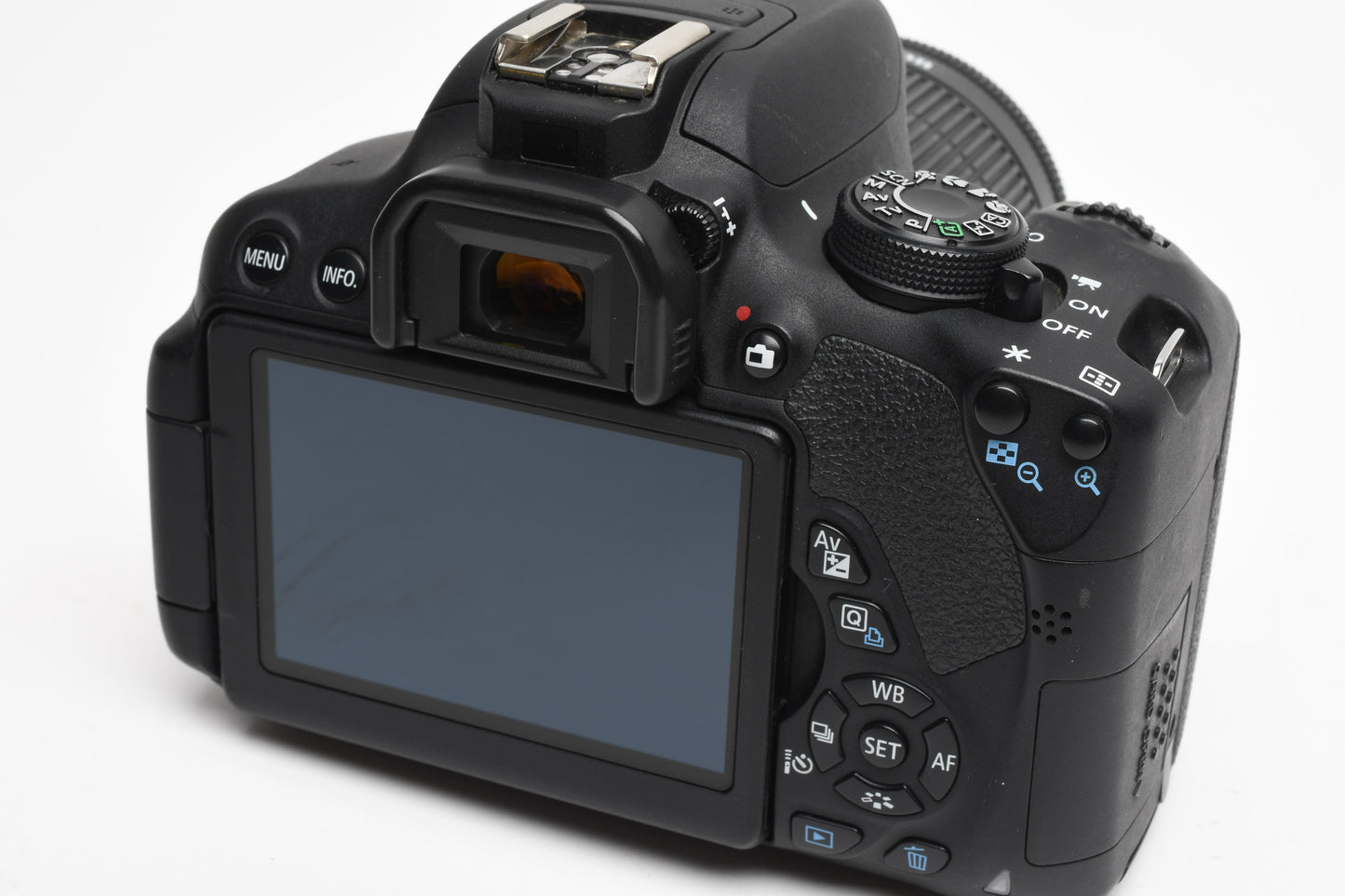 Canon EOS Rebel T5i DSLR w/18-55mm f3.5-5.6 IS STN zoom, 33K Acts