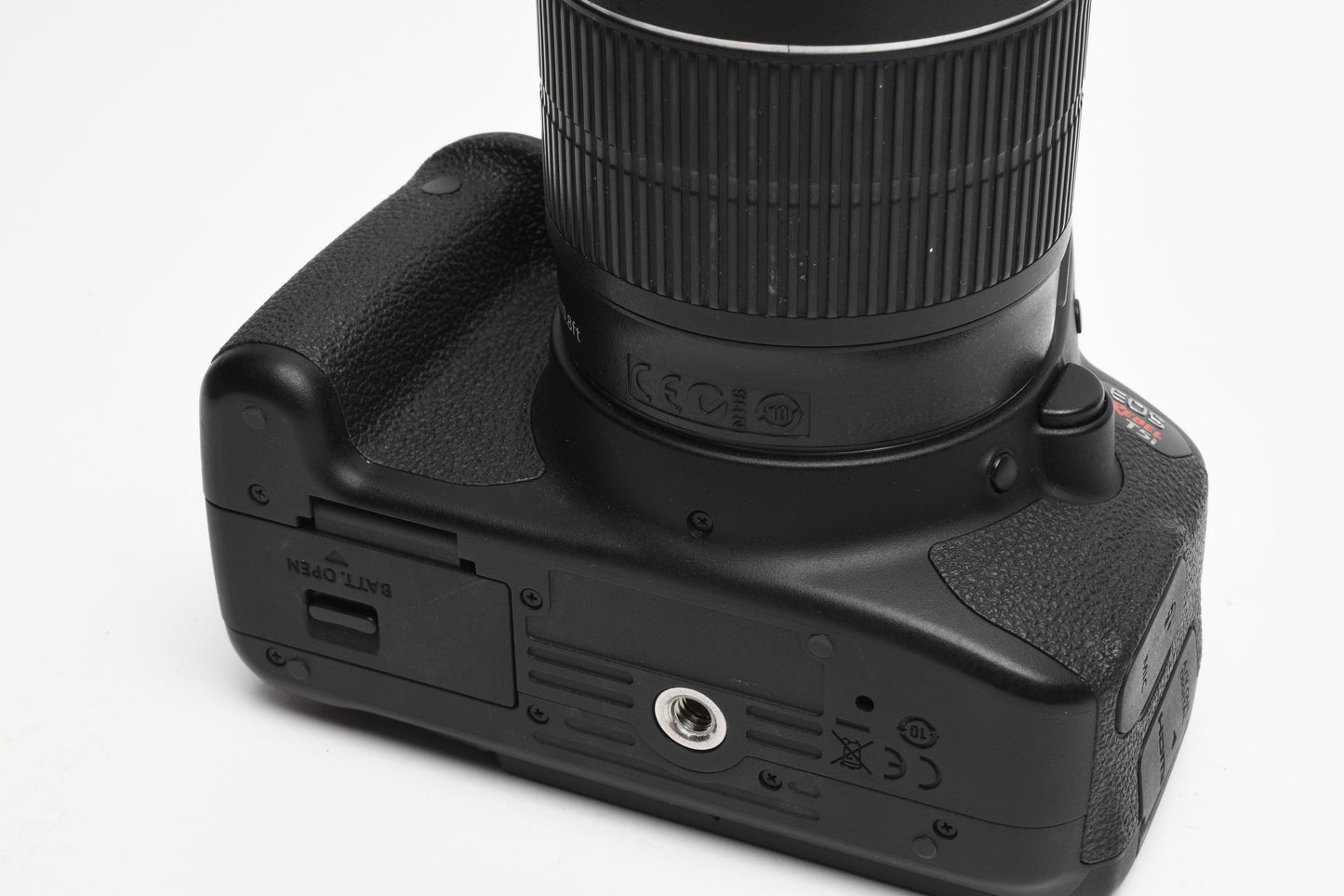 Canon EOS Rebel T5i DSLR w/18-55mm f3.5-5.6 IS STN zoom, 33K Acts