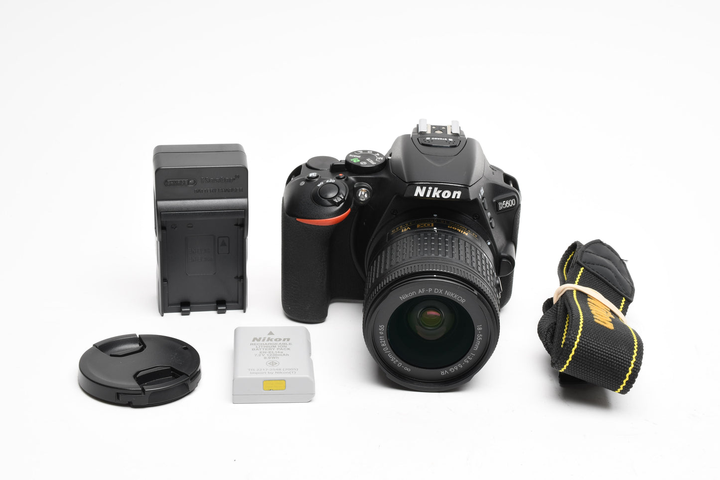 Nikon D5600 DSLR w/18-55mm VR zoom, batt+charger+strap, Only 3000 Acts!