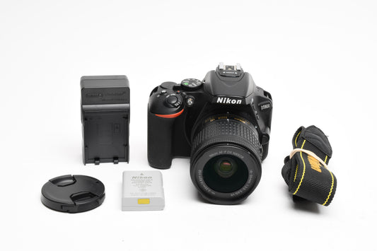 Nikon D5600 DSLR w/18-55mm VR zoom, batt+charger+strap, Only 3000 Acts!