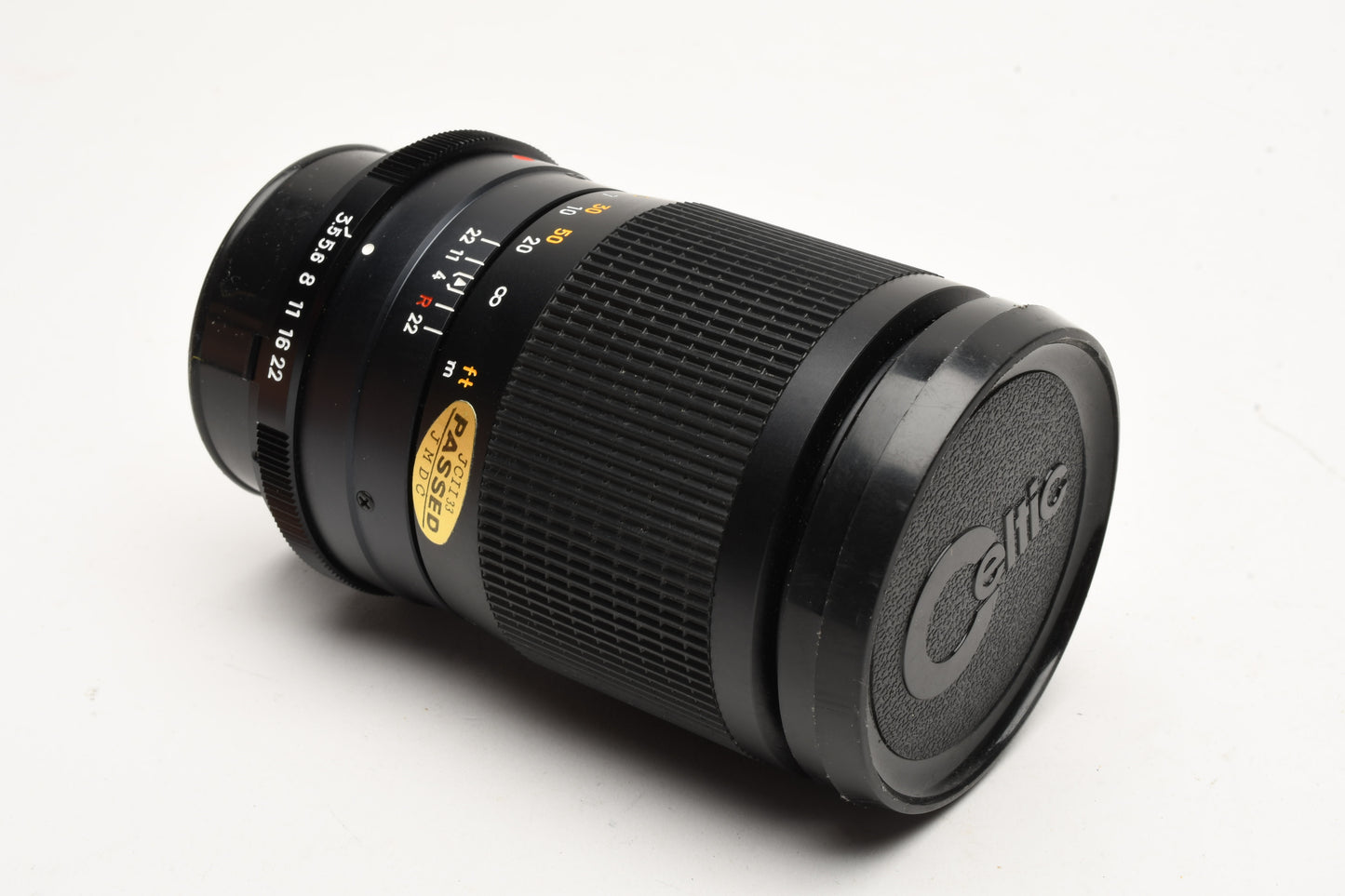 Minolta MC Celtic 135mm f3.5 Portrait lens, Nice & Clean