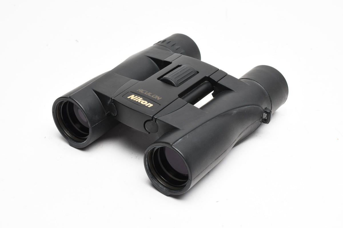 Nikon Aculon A30 10x25 5° Binoculars, caps + case, clean and sharp!