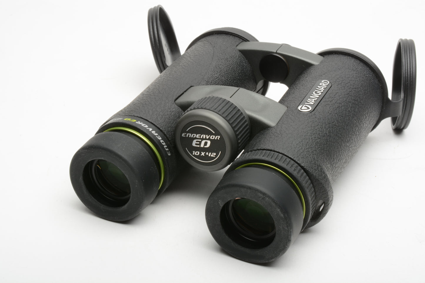 Vanguard Endeavor ED 10X42 6.5 Binoculars, case, Very clean, clear and sharp