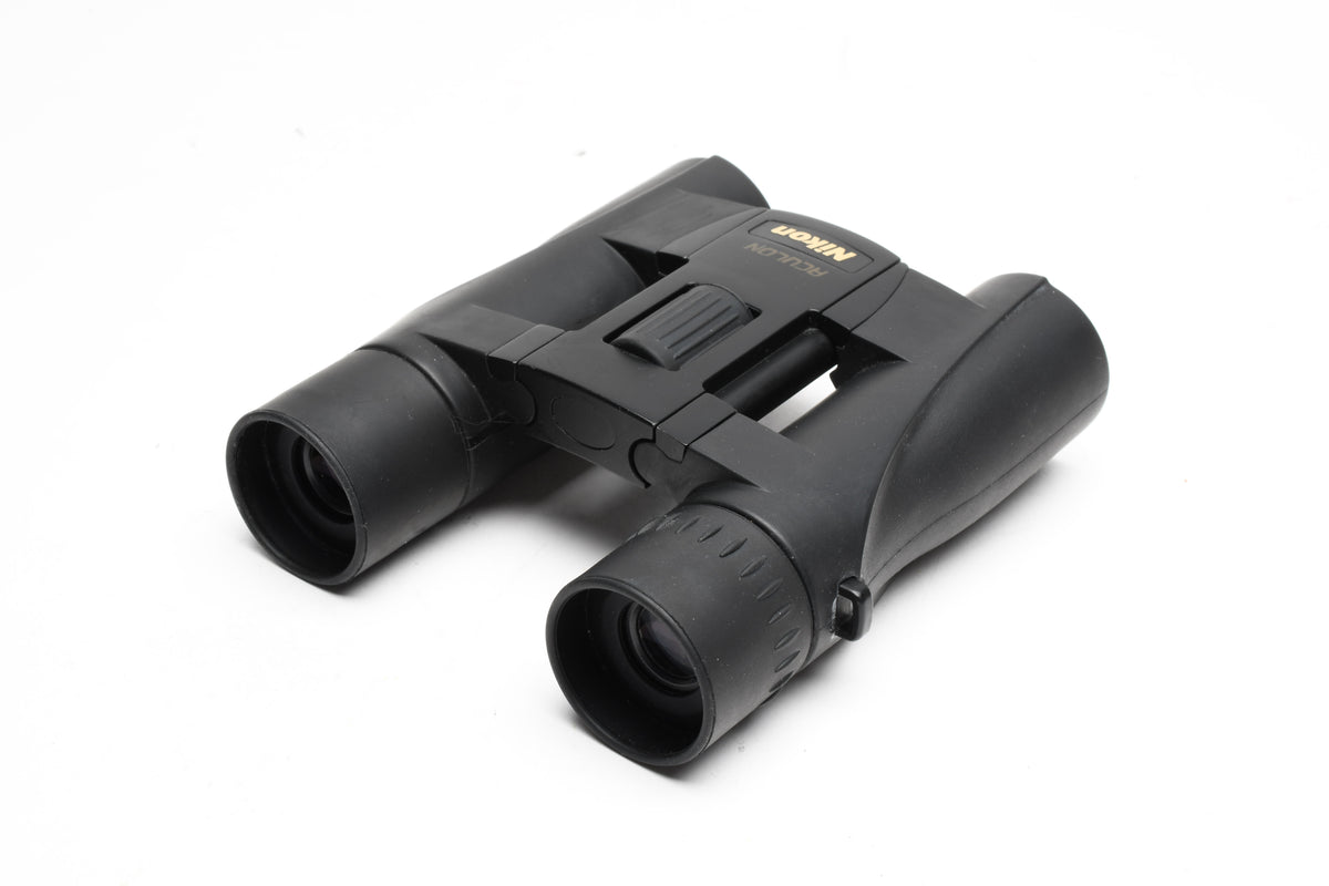 Nikon Aculon A30 10x25 5° Binoculars, caps + case, clean and sharp!