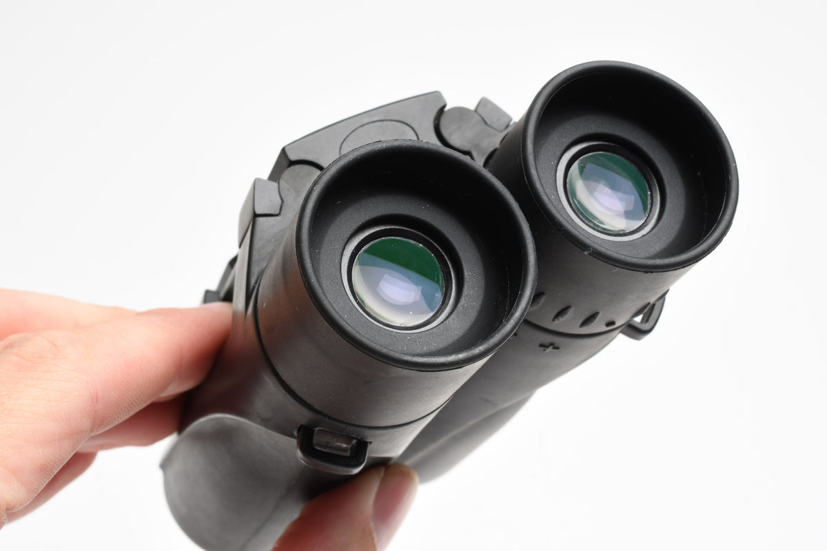 Nikon Aculon A30 10x25 5° Binoculars, caps + case, clean and sharp!
