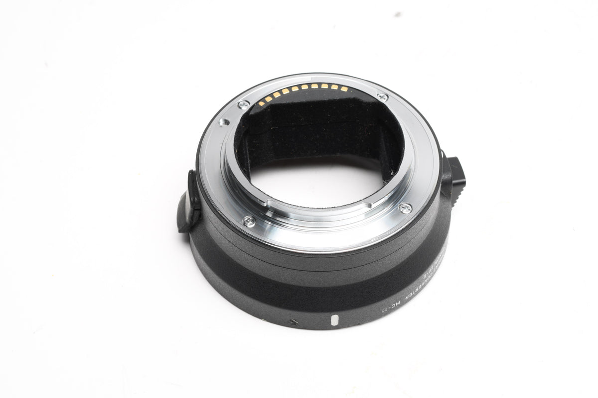 Sigma MC-11 EF-E Mount Converter Canon EF Lenses to Sony E Bodies, Caps, Good