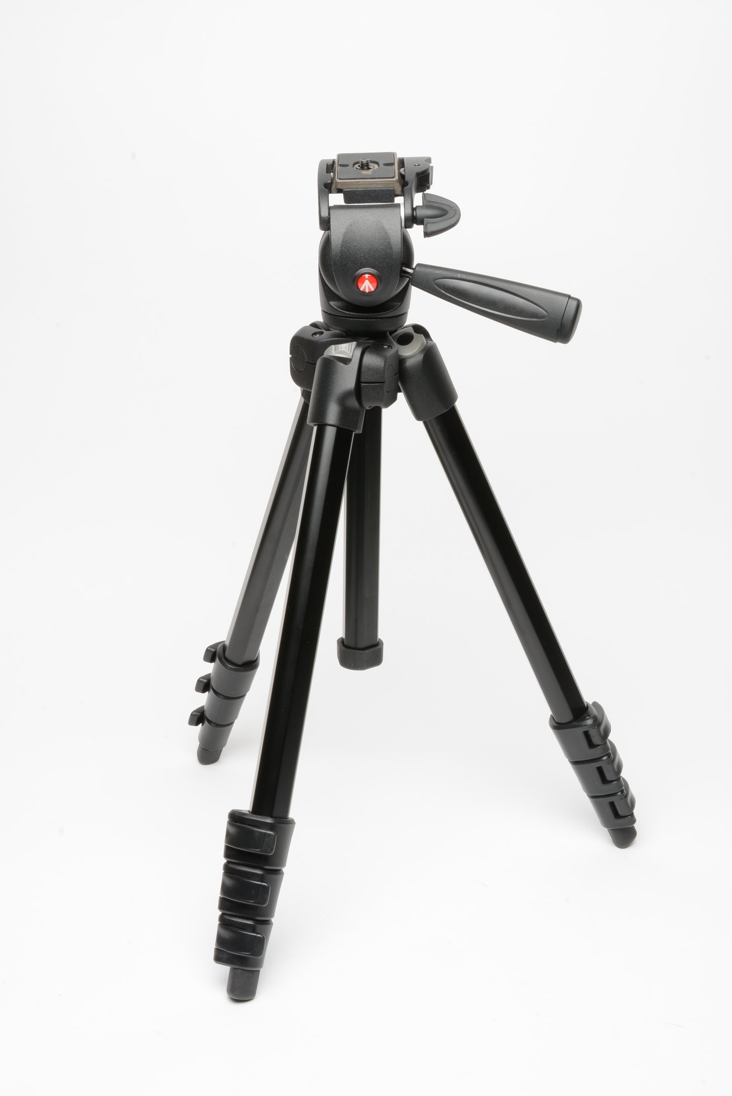 Manfrotto 7301YB-BB Tripod w/Pan head and QR plate + case