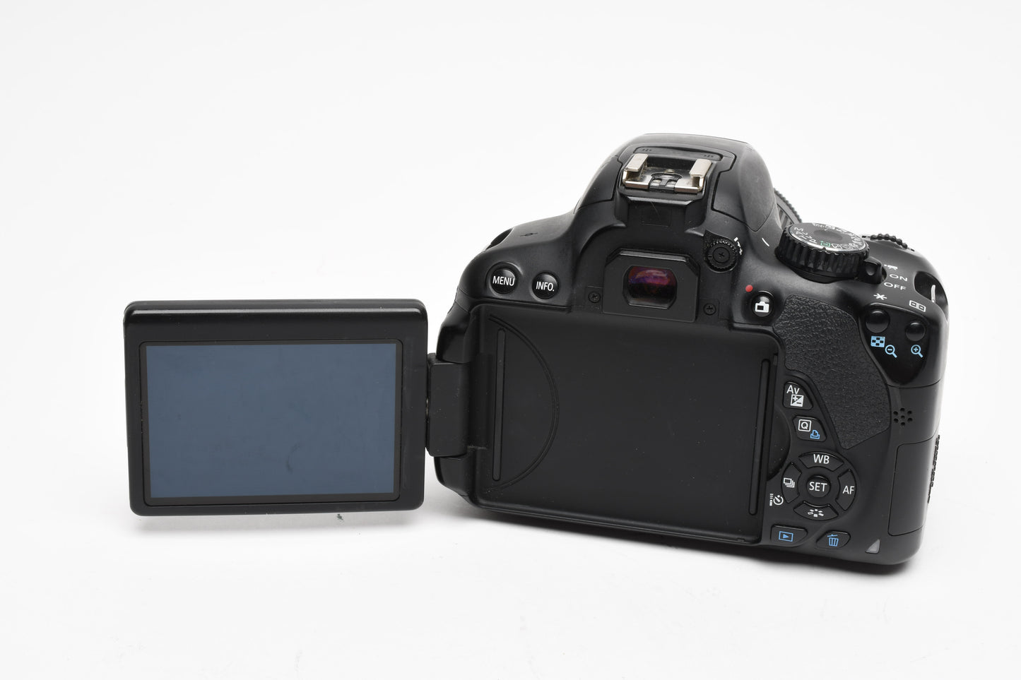 Canon EOS Rebel T4i DSLR w/18-55mm f3.5-5.6 IS  STM zoom, 90K Acts