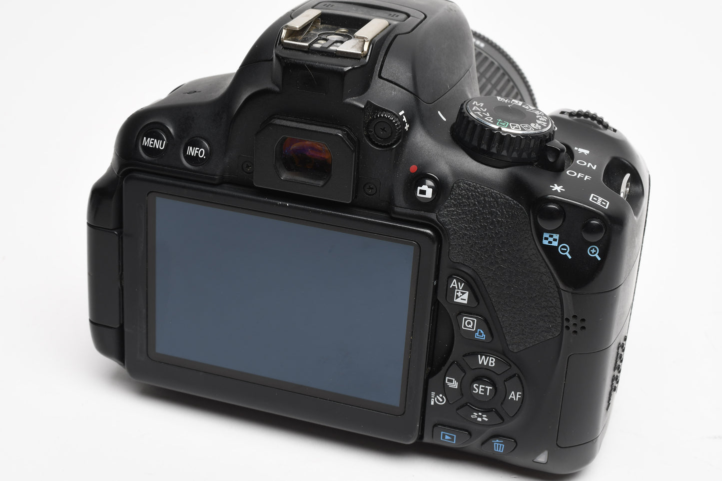 Canon EOS Rebel T4i DSLR w/18-55mm f3.5-5.6 IS  STM zoom, 90K Acts