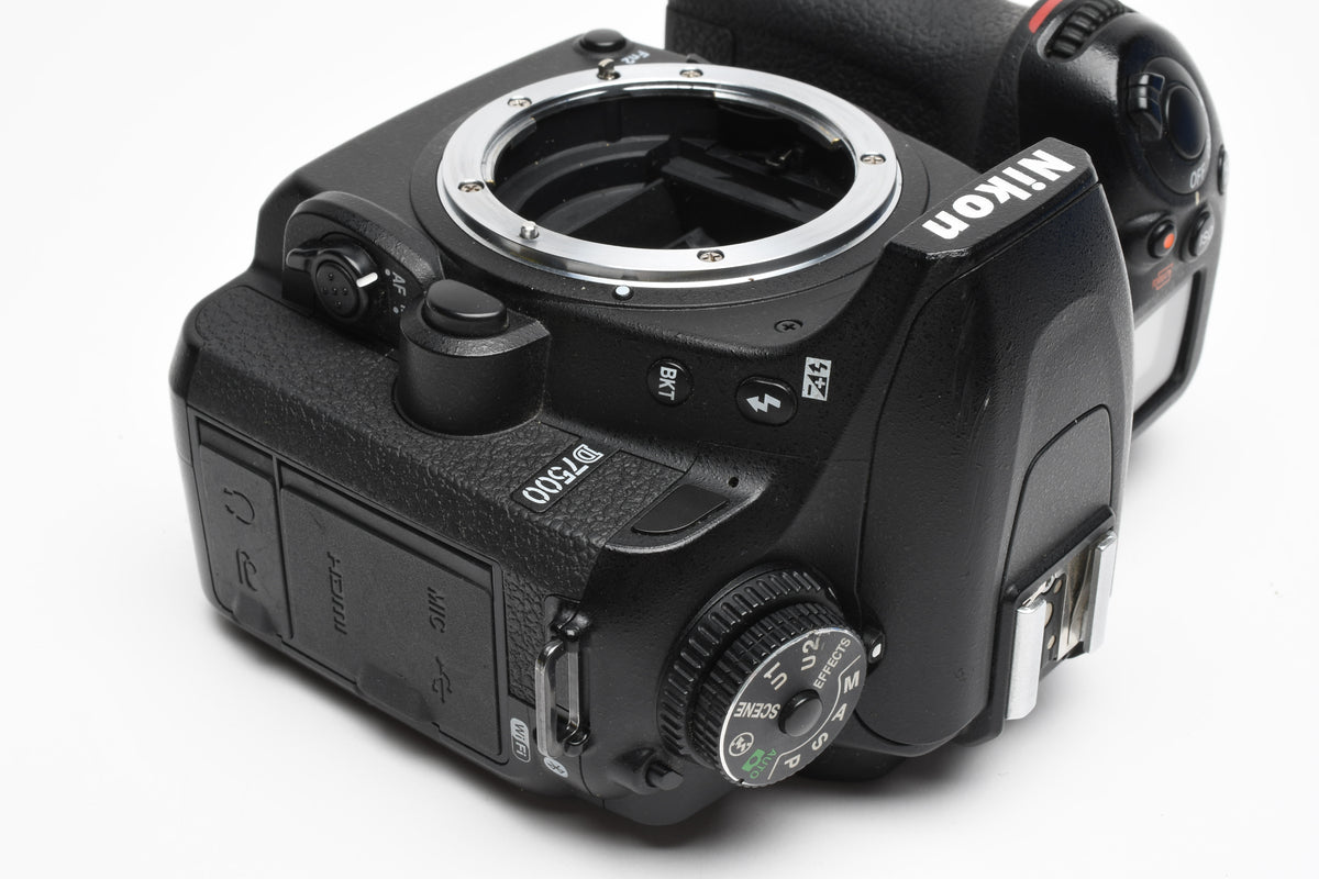 Nikon D7500 DSLR Body w/Batt, charger, Only 6480 Acts!! Great!