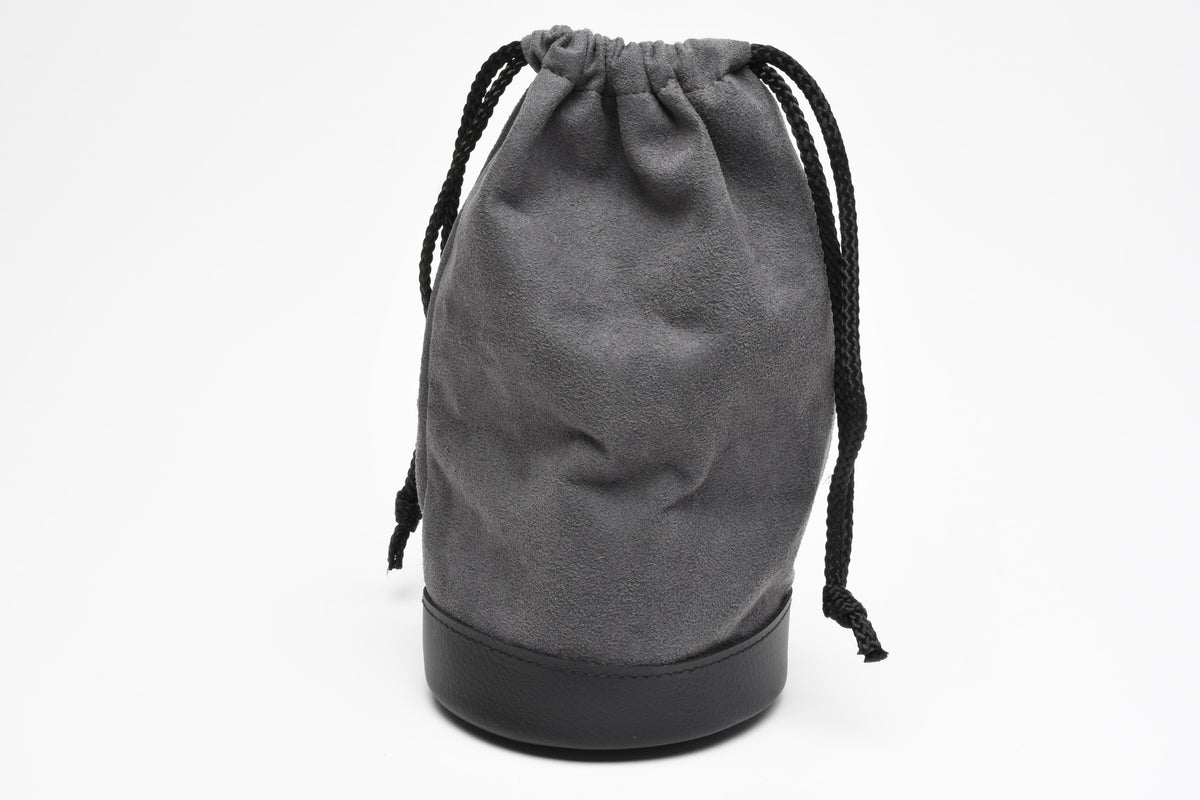 Canon soft suede lens pouch LP1224 w/draw strings, very clean