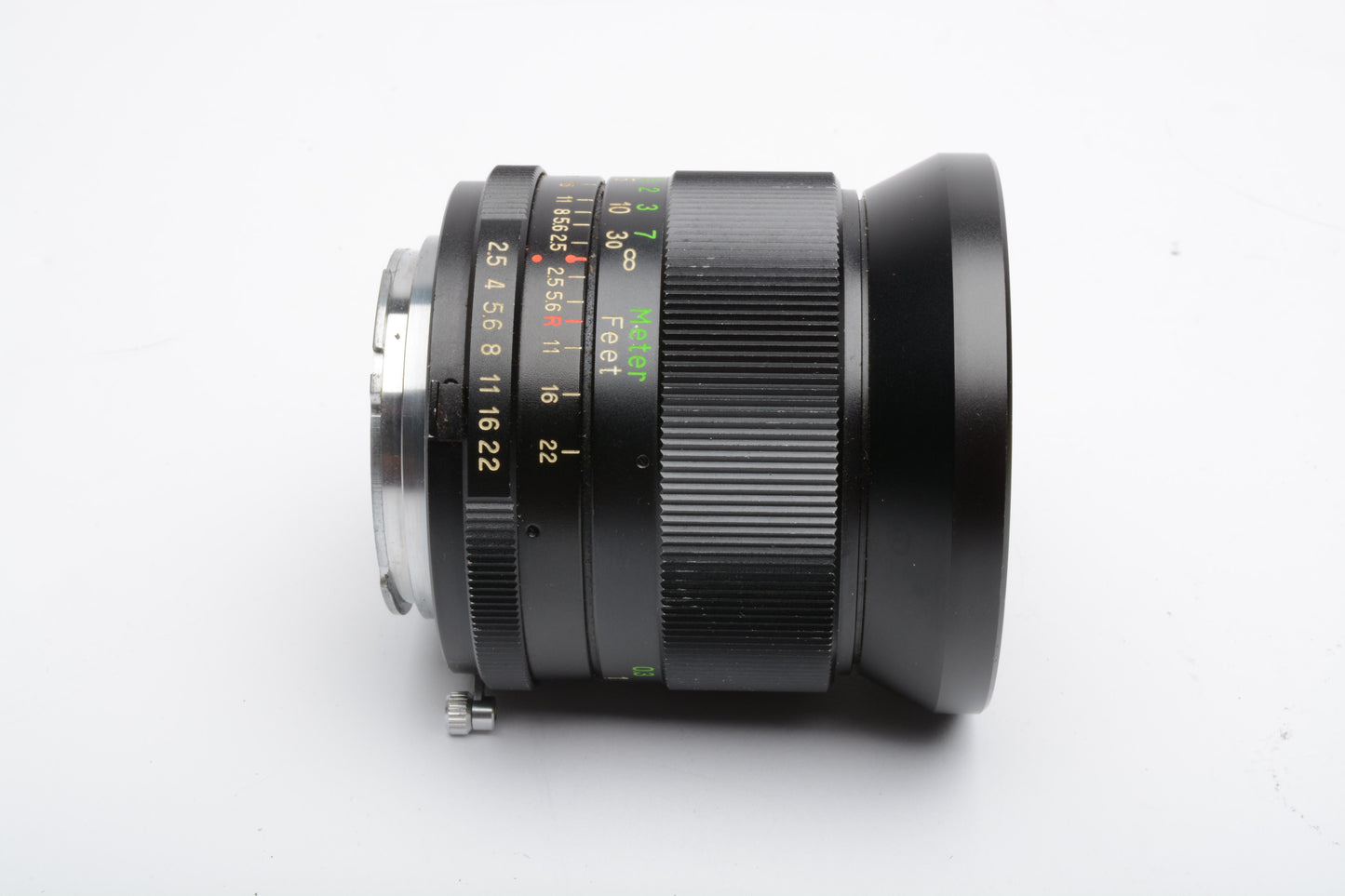 Vivitar 28mm f2.5 Wide angle lens for Minolta MD Mount, Caps