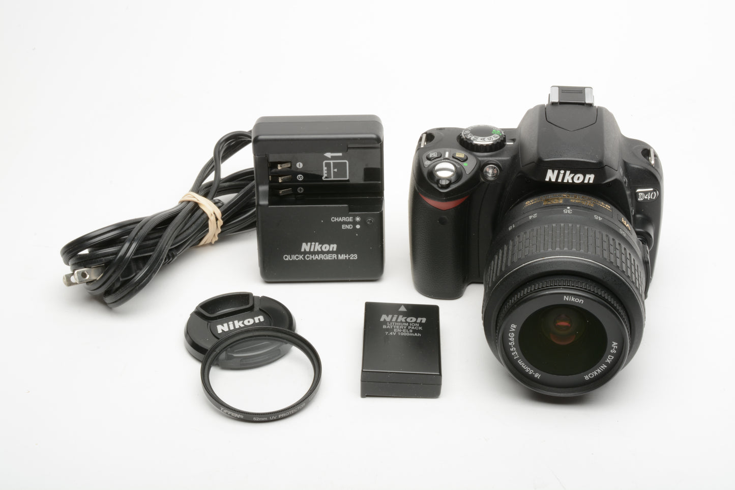 Nikon D40 DSLR body w/Nikkor 18-55mm f3.5-5.6G VR, batt+charger, 1852 Acts!