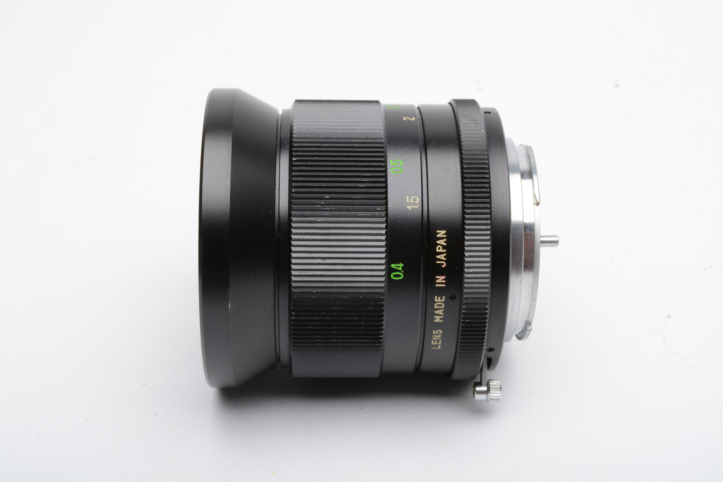 Vivitar 28mm f2.5 Wide angle lens for Minolta MD Mount, Caps