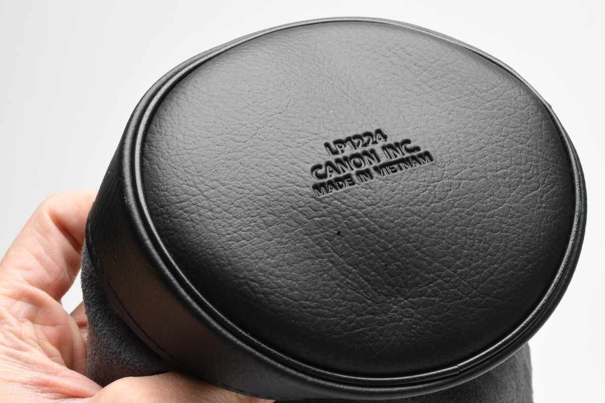 Canon soft suede lens pouch LP1224 w/draw strings, very clean