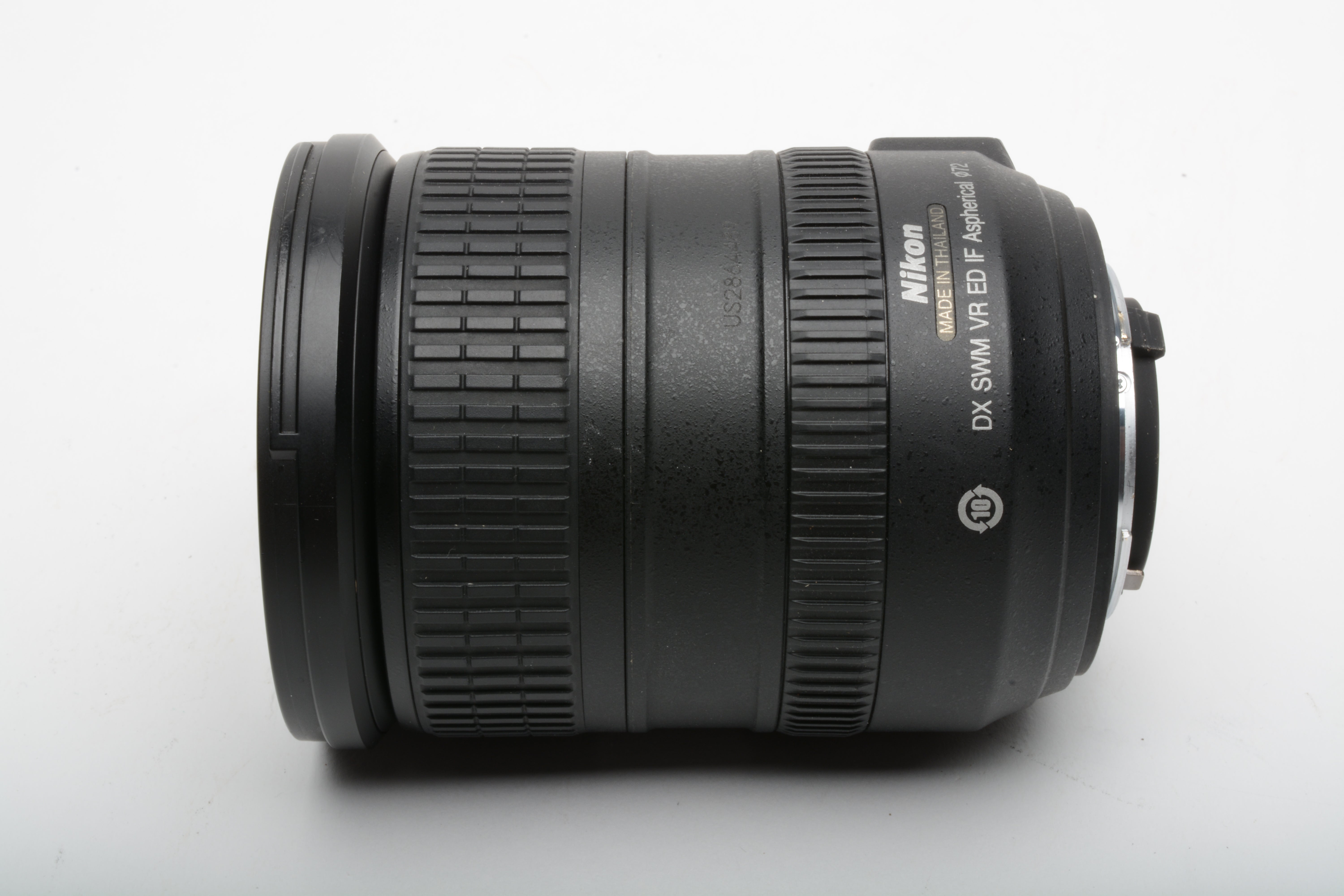 Nikon AF-S Nikkor 18-200mm F3.5-5.6 G ED VR DX zoom lens, clean