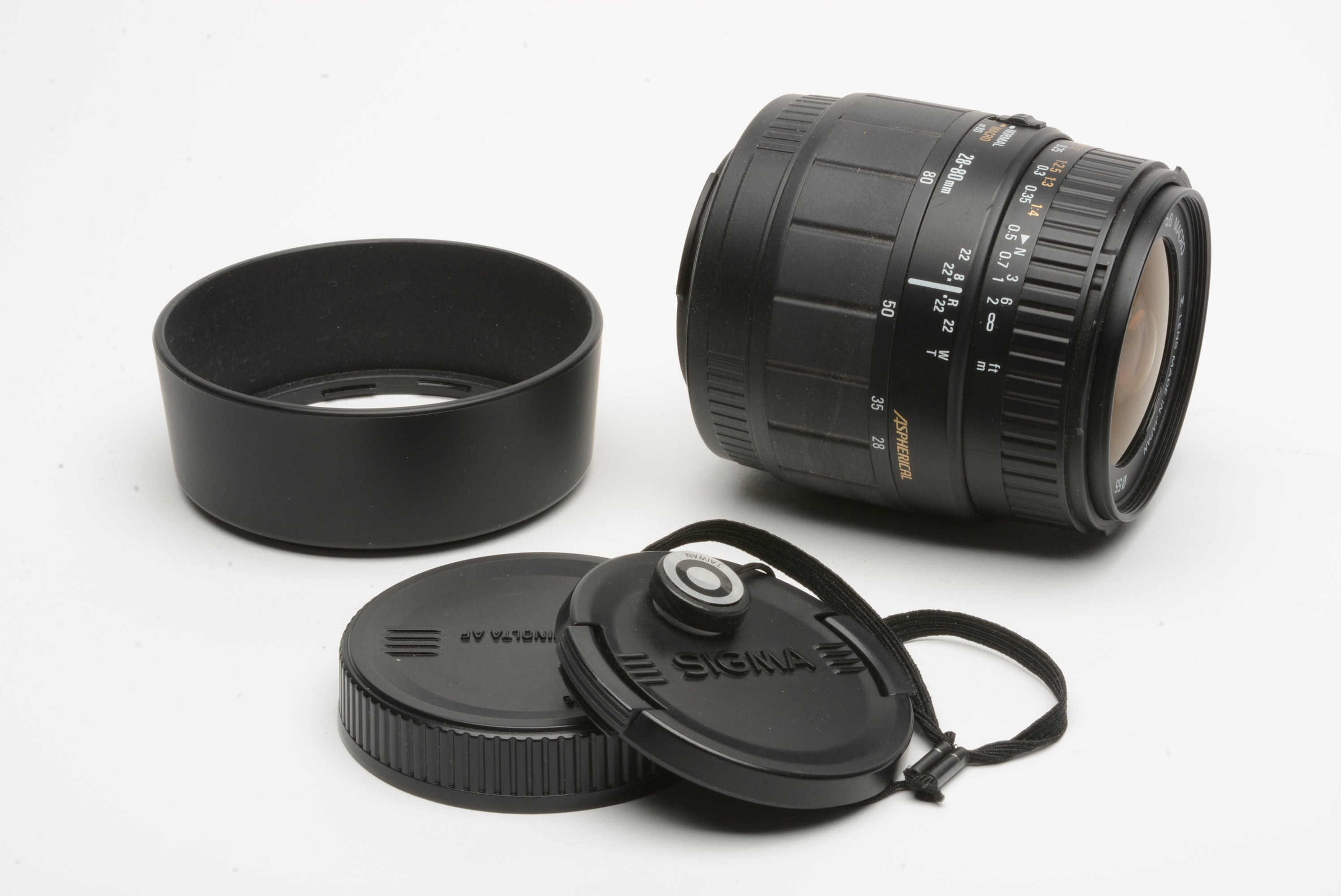 Sigma AF 28-80mm f3.5-5.6 Macro zoom lens for Minolta Maxxum