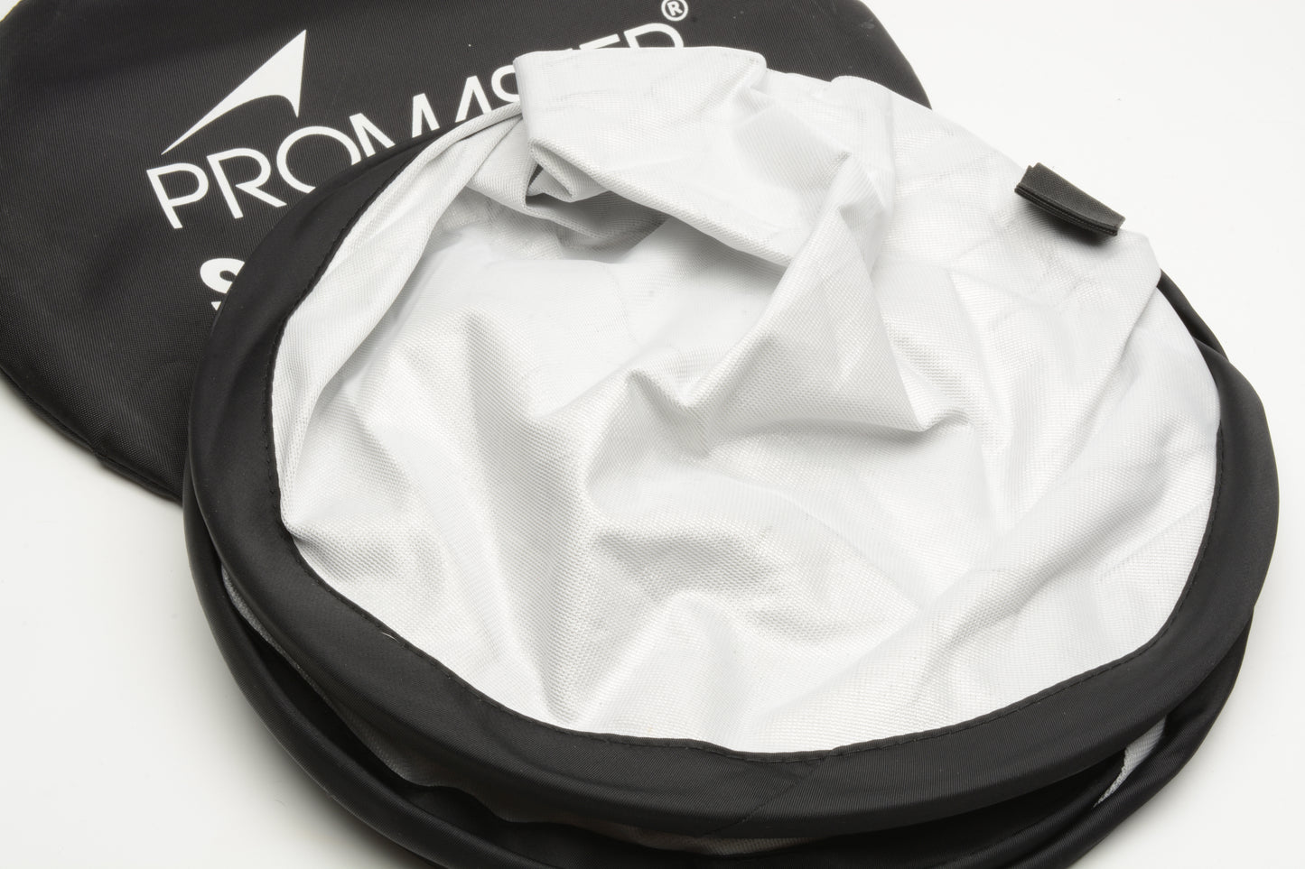 Promaster SystemPro 32” Silver/White Light Reflector Disc in pouch