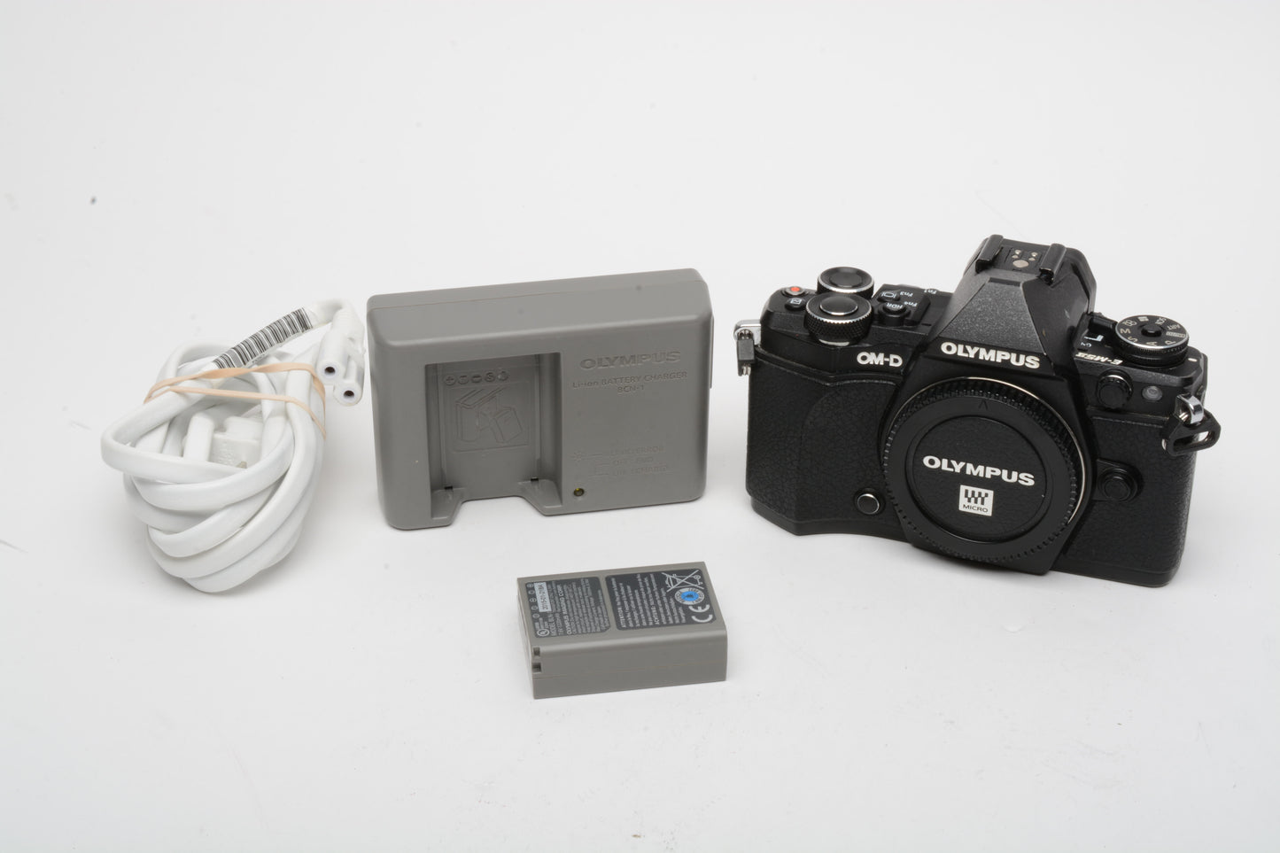 Olympus OM-D E-M5 Mark II Mirrorless black body 52K Acts, tested, Great