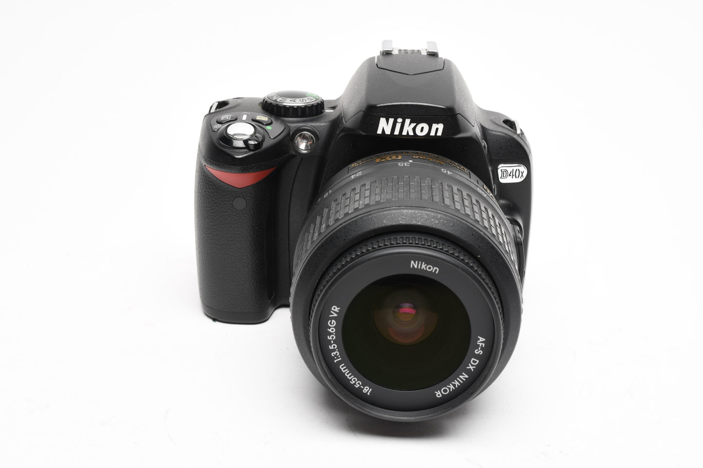 Nikon D40X body w/Nikkor 18-55mm f3.5-5.6 G VR, batt, charger, 15,533 acts