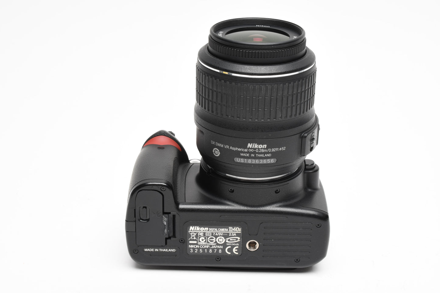 Nikon D40X body w/Nikkor 18-55mm f3.5-5.6 G VR, batt, charger, 15,533 acts