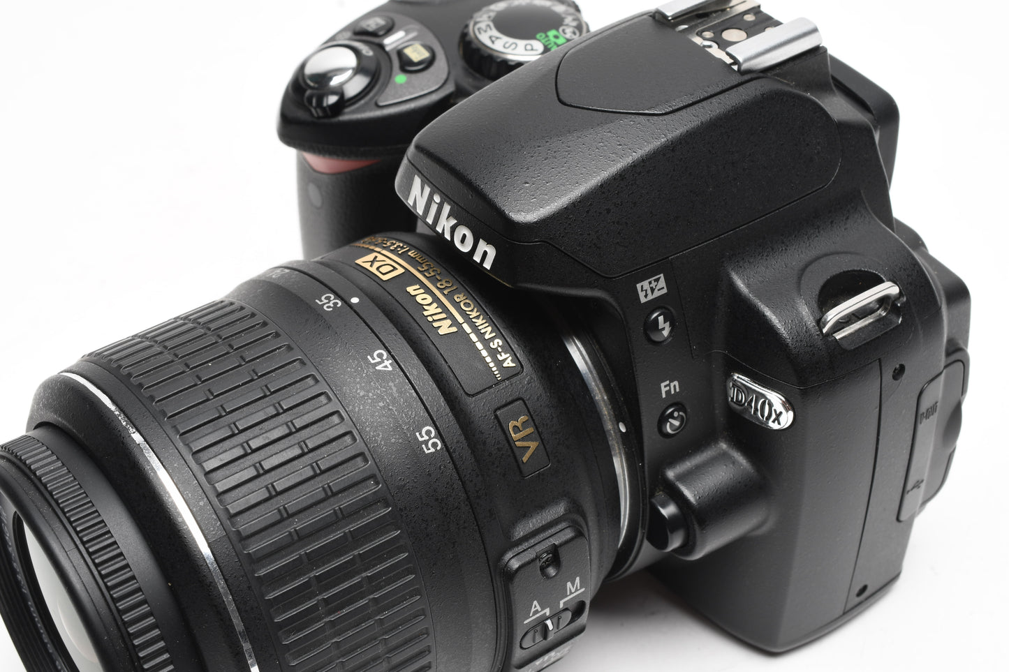 Nikon D40X body w/Nikkor 18-55mm f3.5-5.6 G VR, batt, charger, 15,533 acts
