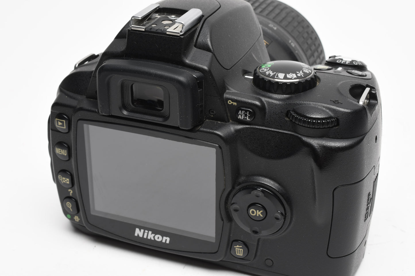 Nikon D40X body w/Nikkor 18-55mm f3.5-5.6 G VR, batt, charger, 15,533 acts