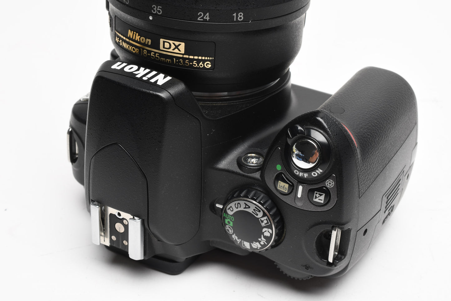 Nikon D40X body w/Nikkor 18-55mm f3.5-5.6 G VR, batt, charger, 15,533 acts