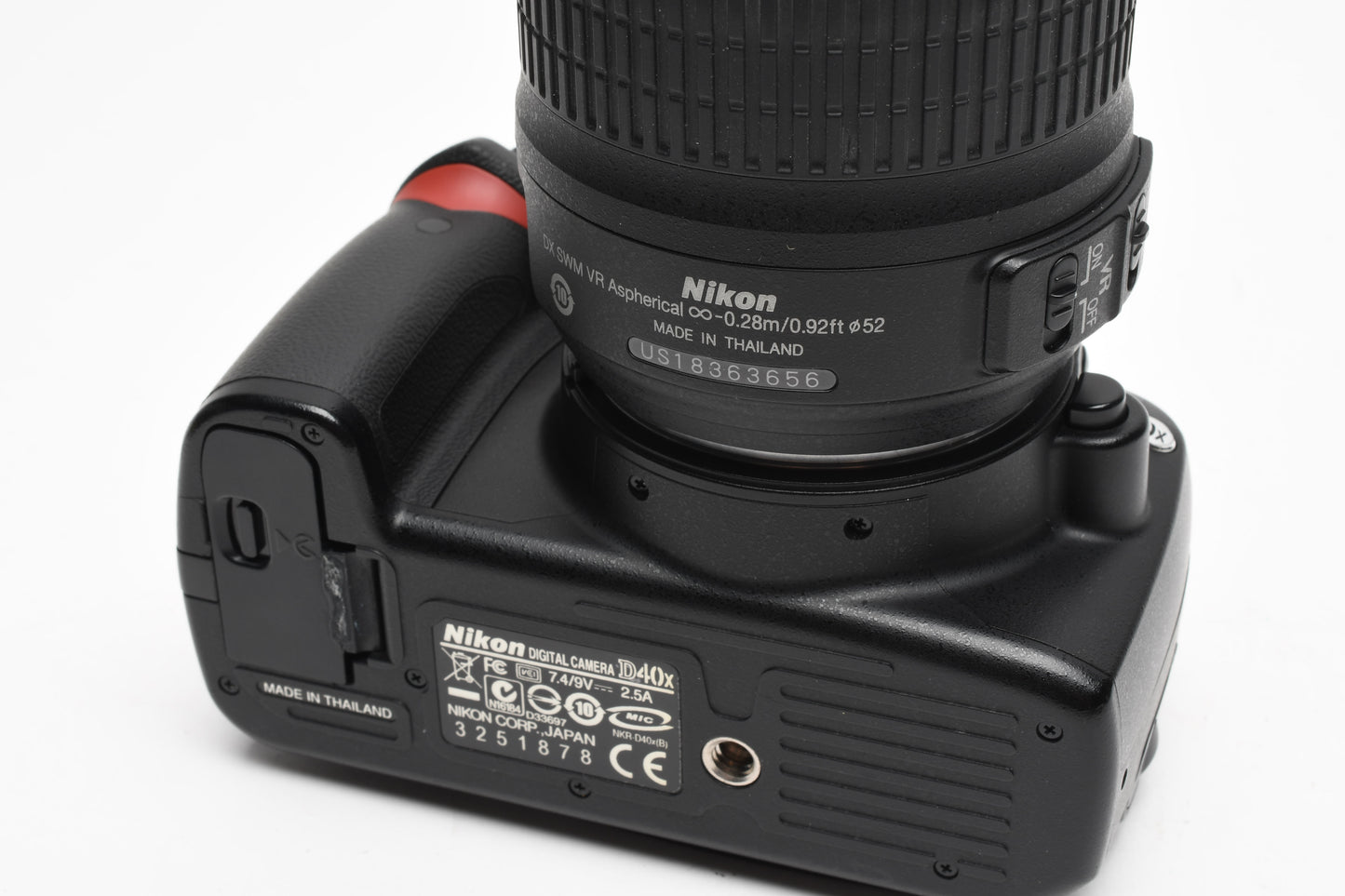 Nikon D40X body w/Nikkor 18-55mm f3.5-5.6 G VR, batt, charger, 15,533 acts