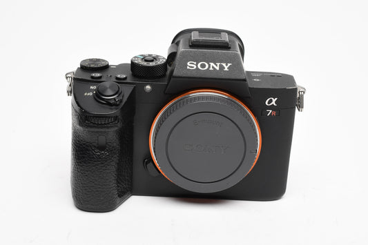Sony A7R III Mirrorless Body, 75K Acts, Tested, Works great